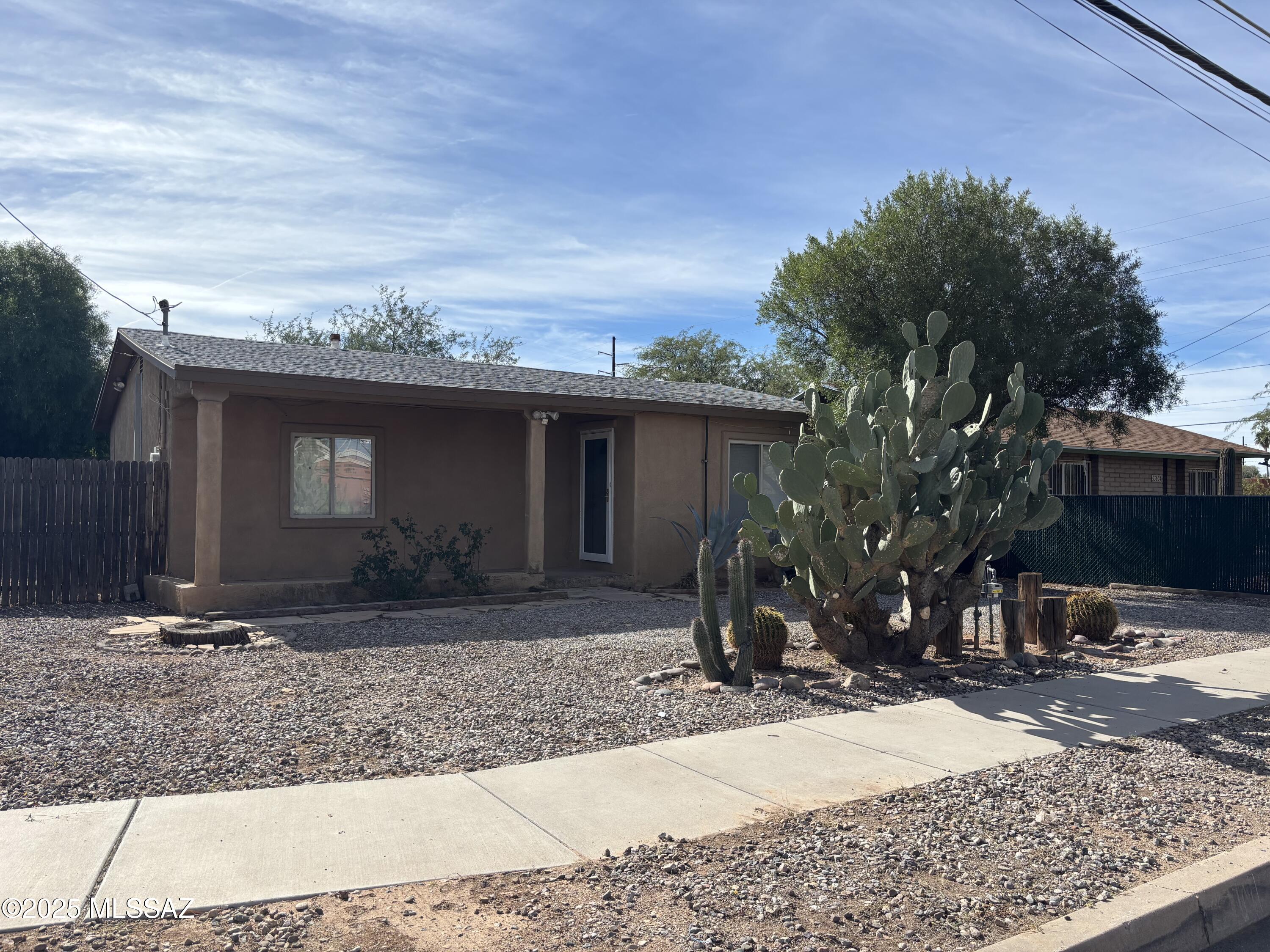 3608 E Monte Vista Drive