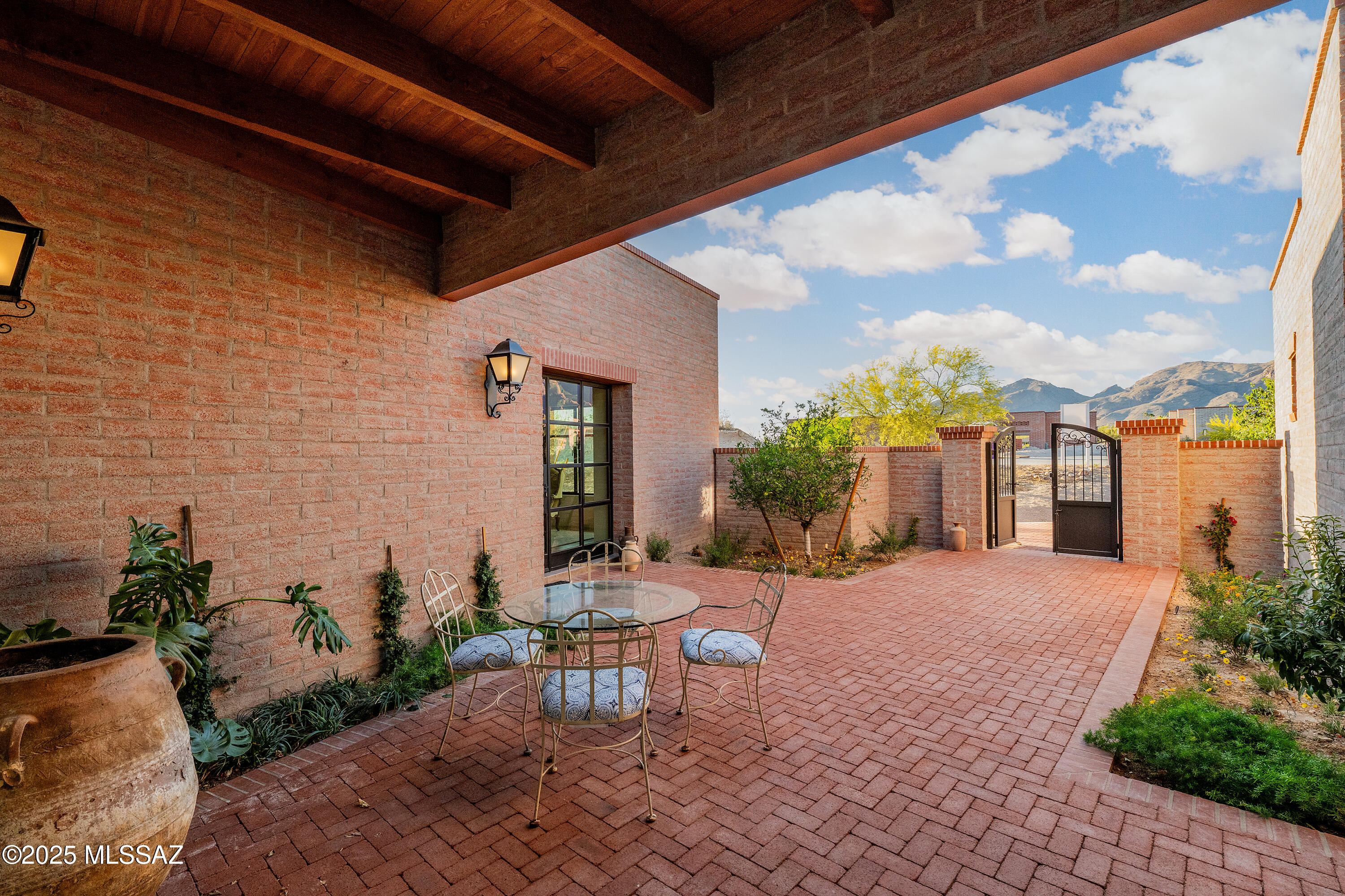 Quintana in the Catalina Foothills - Residential
