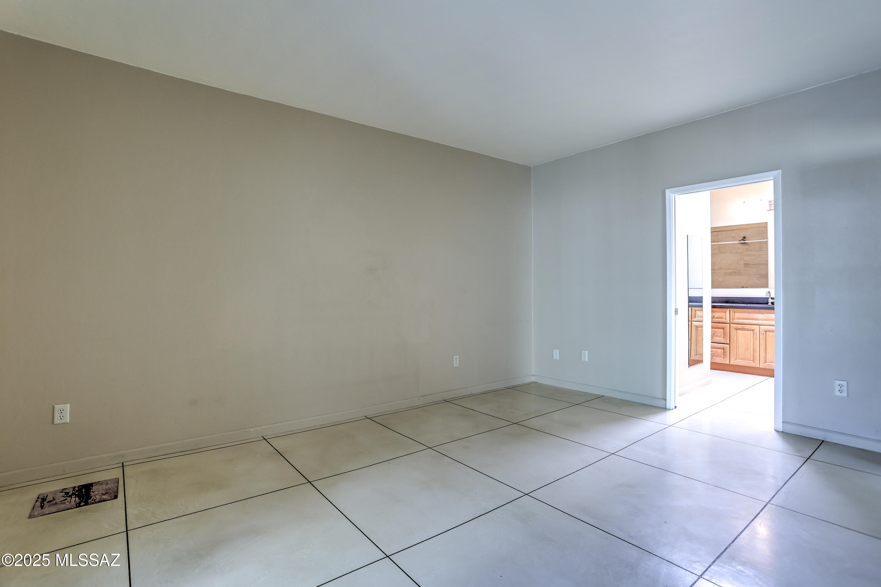 Colonia Verde (13-17) - Residential