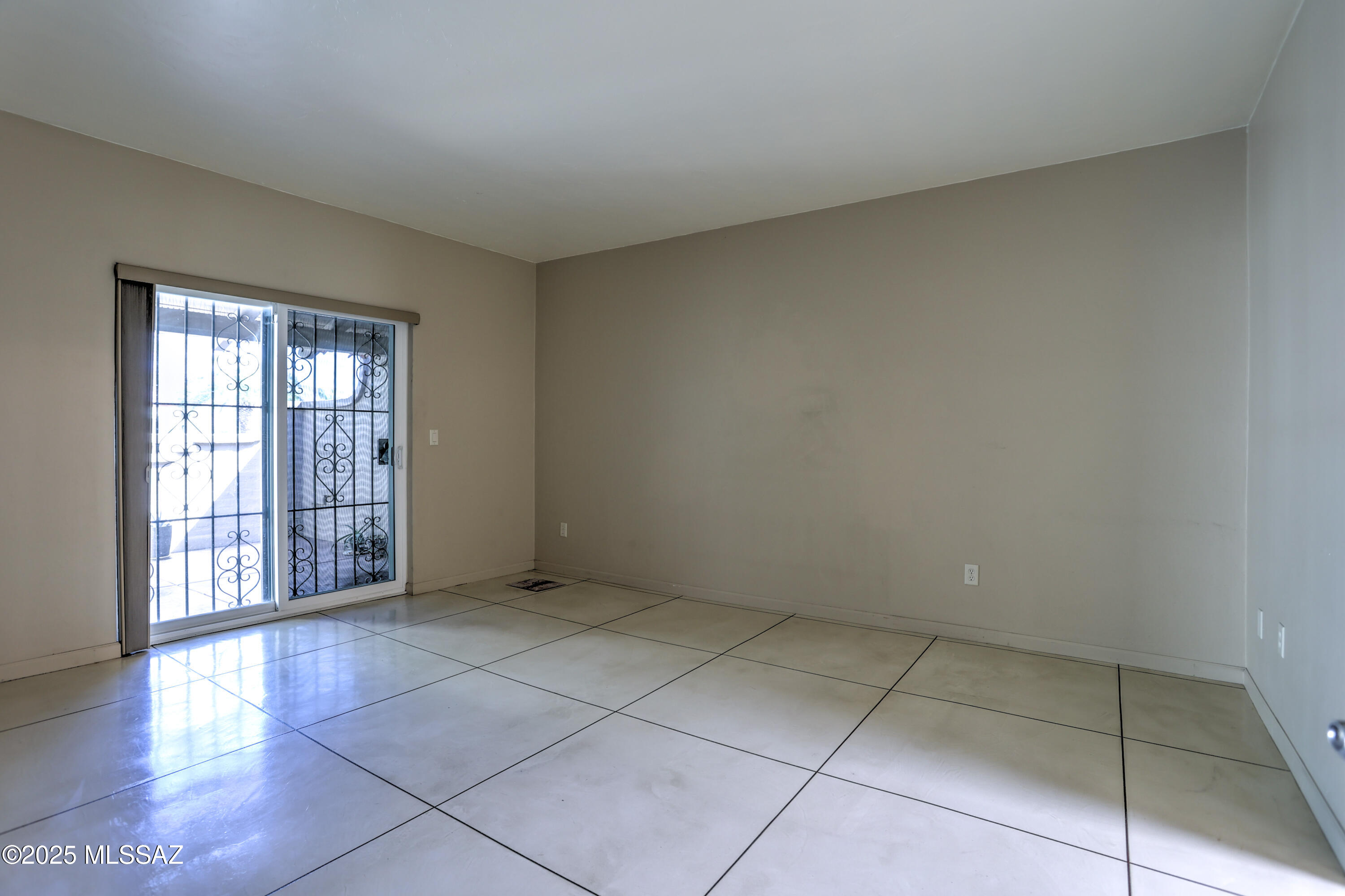 Colonia Verde (13-17) - Residential