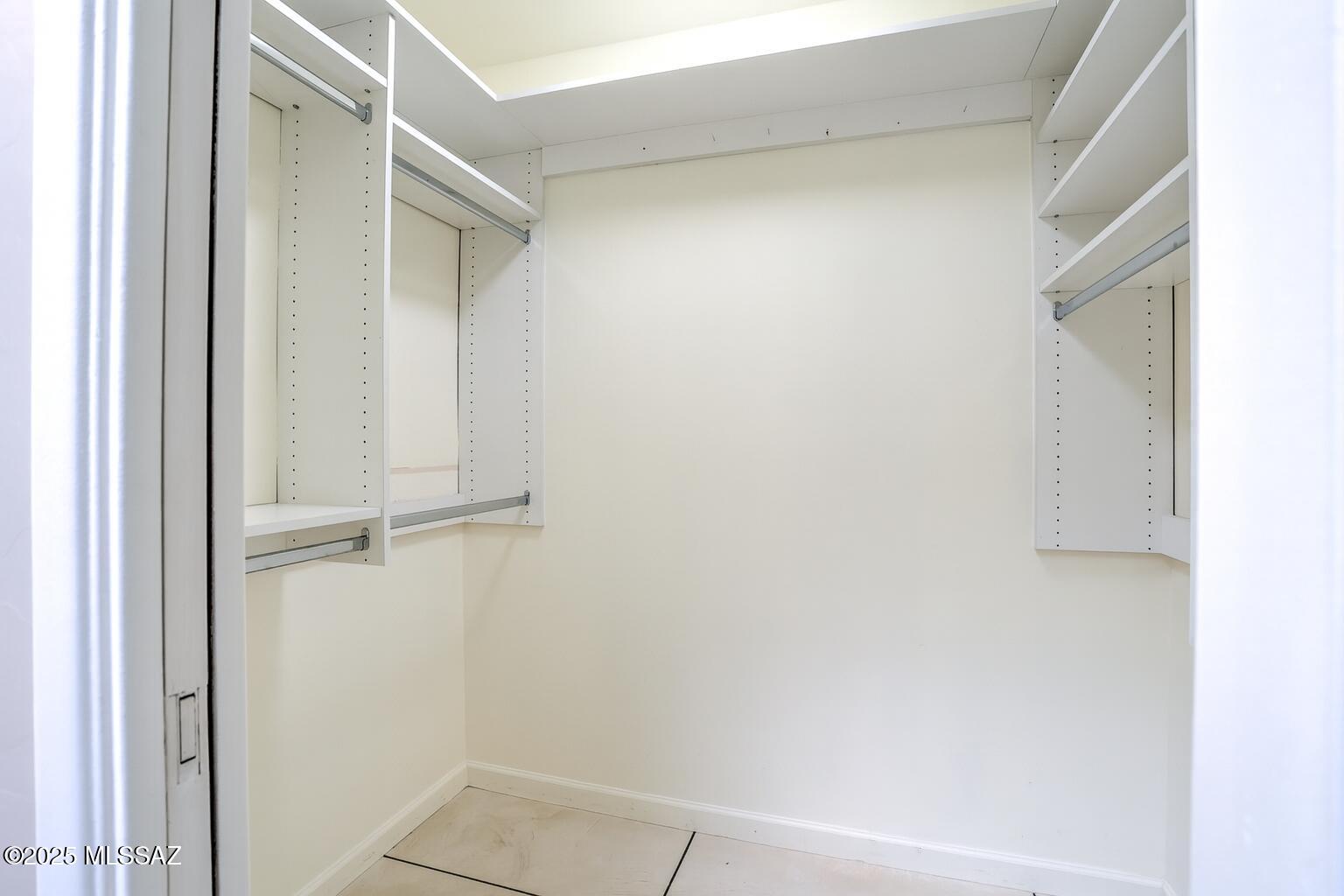 Colonia Verde (13-17) - Residential