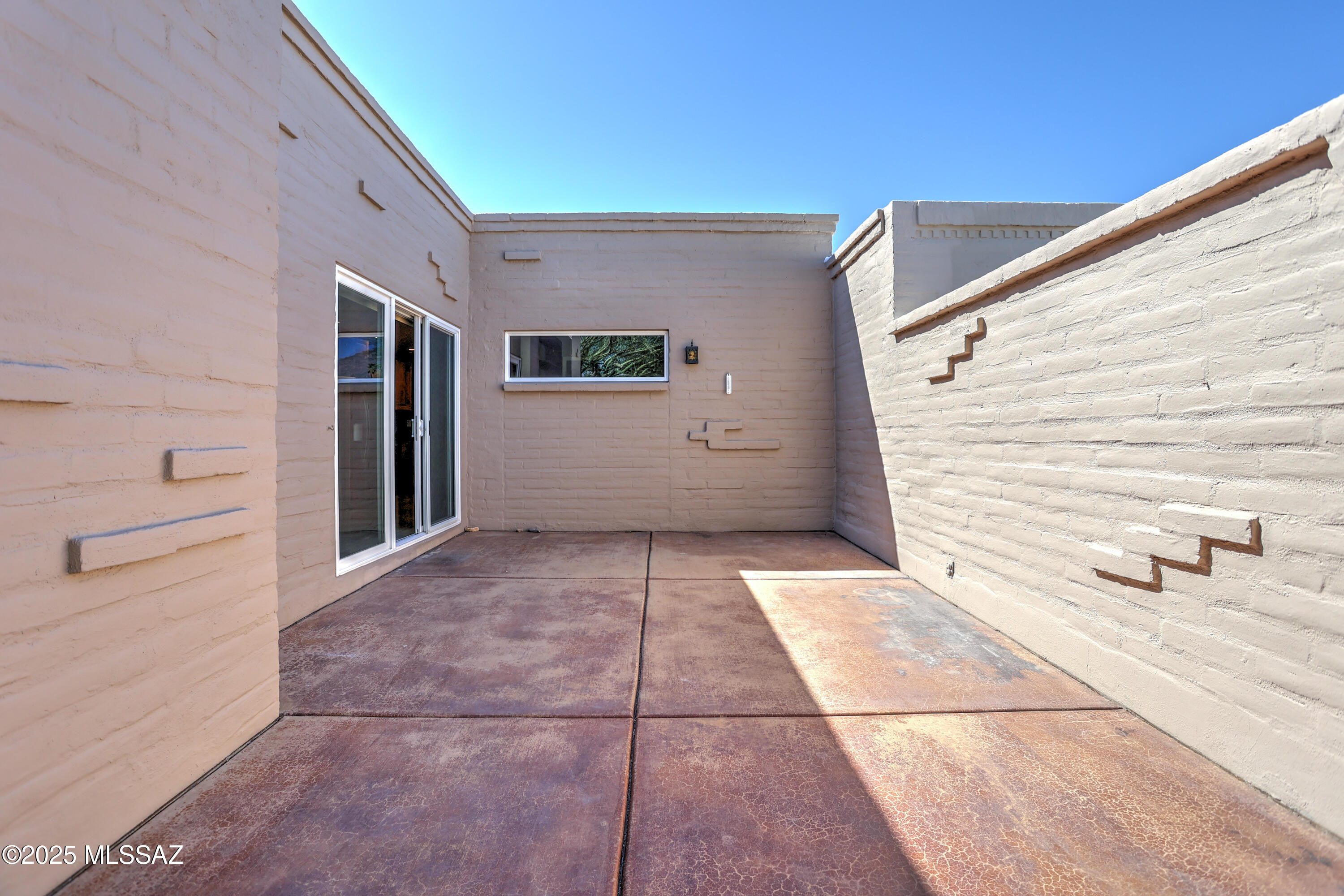 Colonia Verde (13-17) - Residential