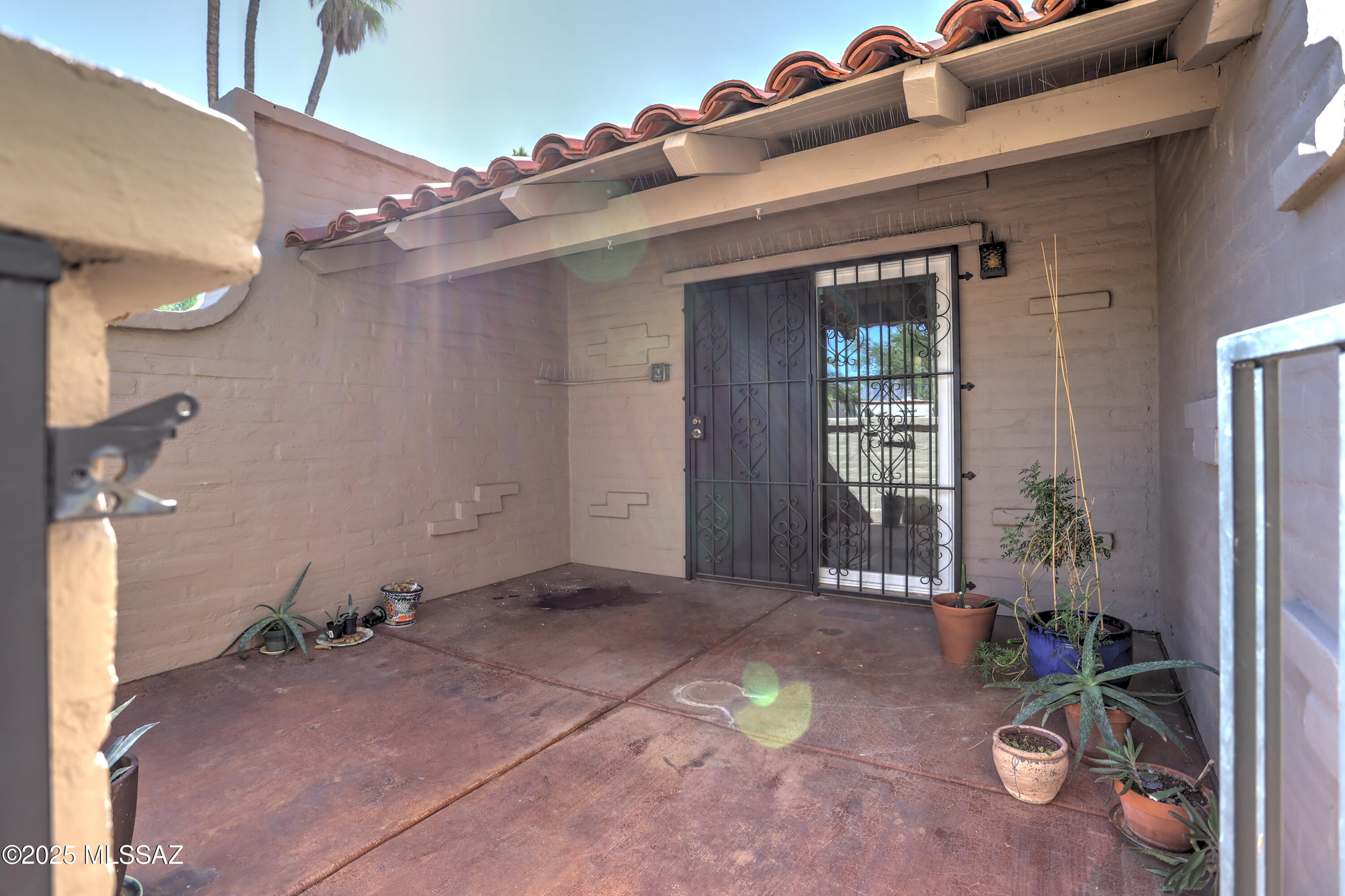 Colonia Verde (13-17) - Residential