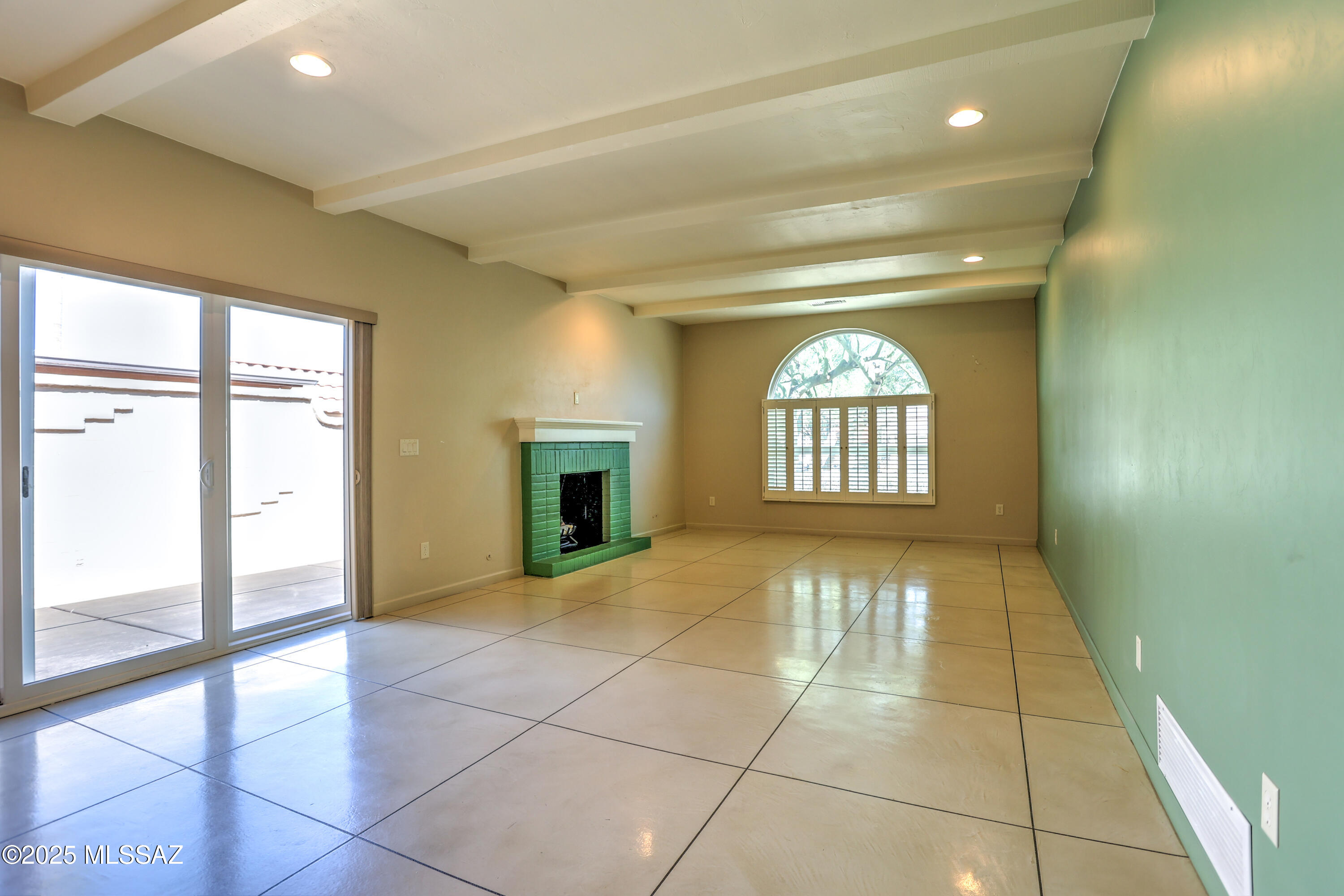 Colonia Verde (13-17) - Residential