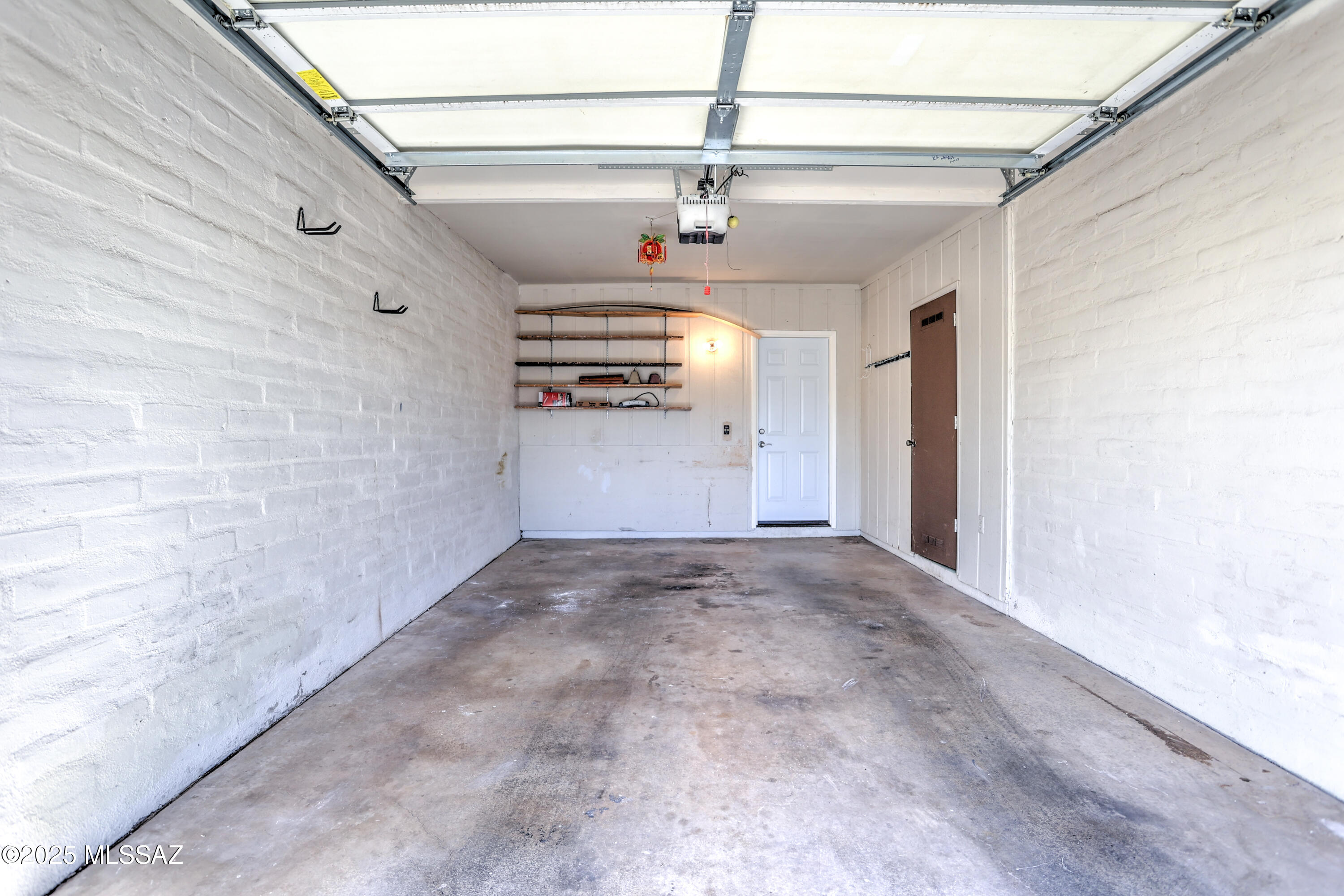 Colonia Verde (13-17) - Residential