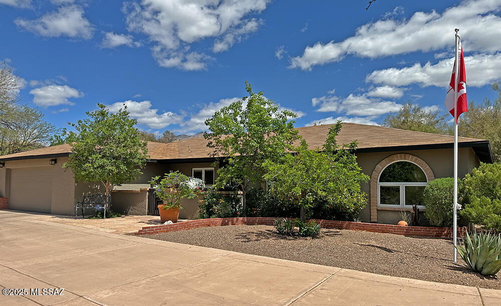 4551 N Camino Gacela