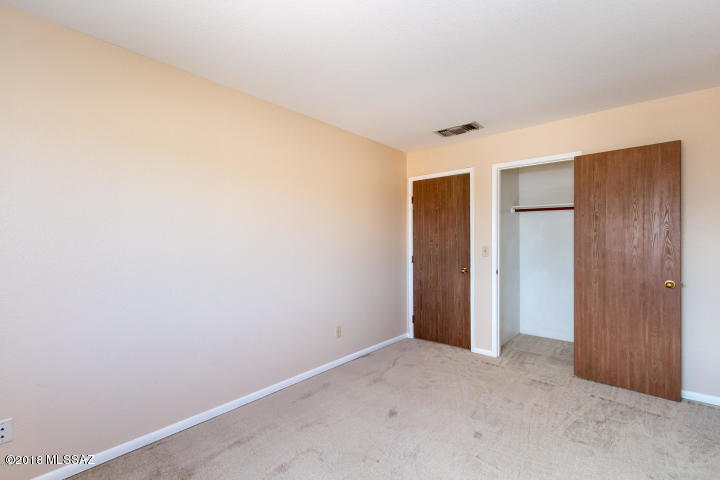 Meadowbrook (273-334, 348-403, 410-532) - Residential Lease