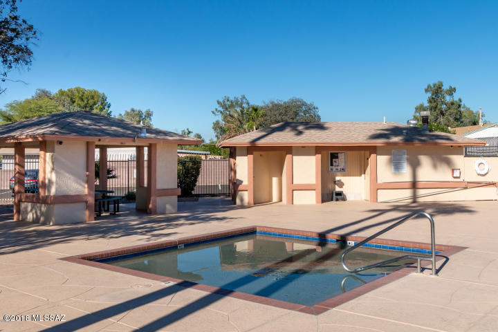 Meadowbrook (273-334, 348-403, 410-532) - Residential Lease
