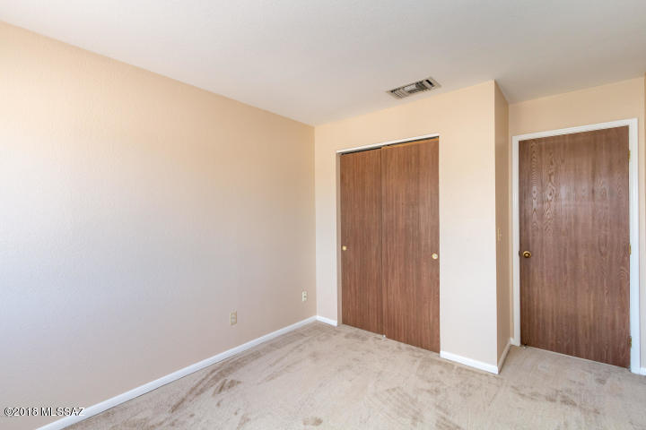Meadowbrook (273-334, 348-403, 410-532) - Residential Lease