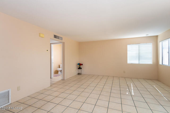 Meadowbrook (273-334, 348-403, 410-532) - Residential Lease