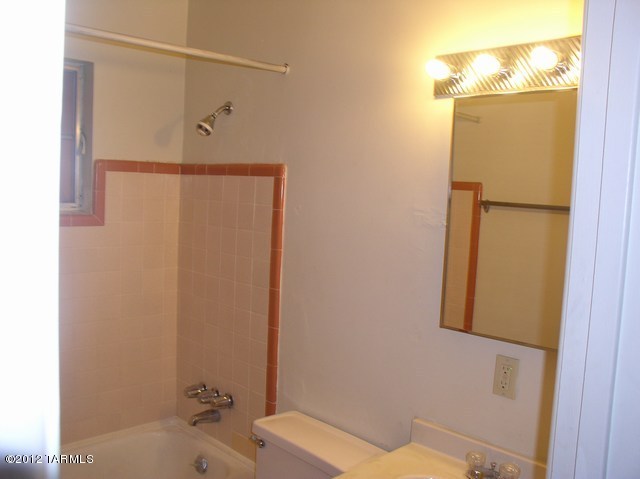 Allen Road Townhomes (1-18) - Residential Lease