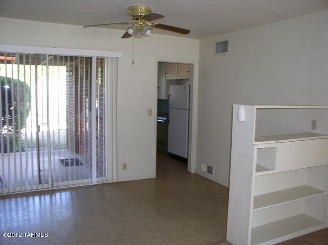 Allen Road Townhomes (1-18) - Residential Lease