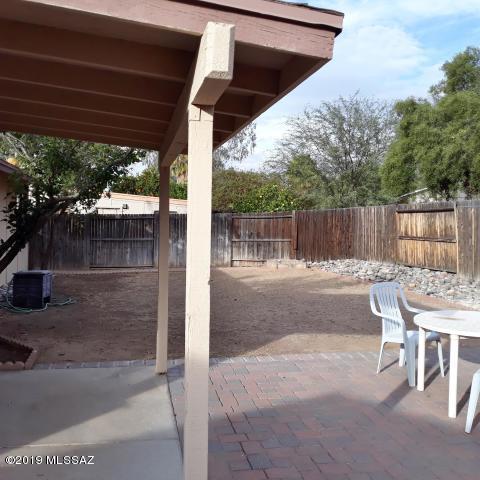 Meadowbrook (270-272, 335-347, 404-409) - Residential