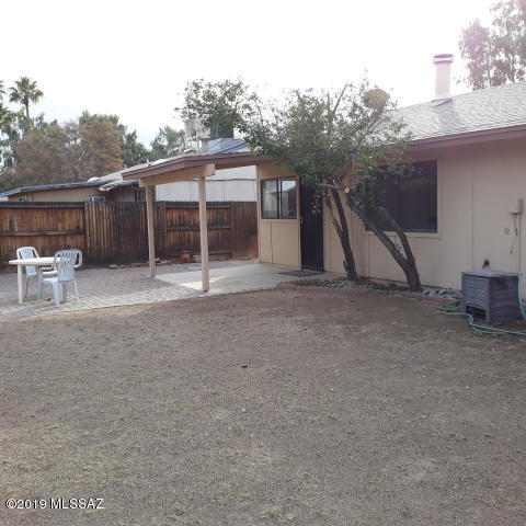 Meadowbrook (270-272, 335-347, 404-409) - Residential