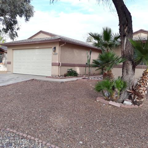 Meadowbrook (270-272, 335-347, 404-409) - Residential