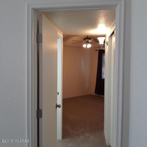 Meadowbrook (270-272, 335-347, 404-409) - Residential