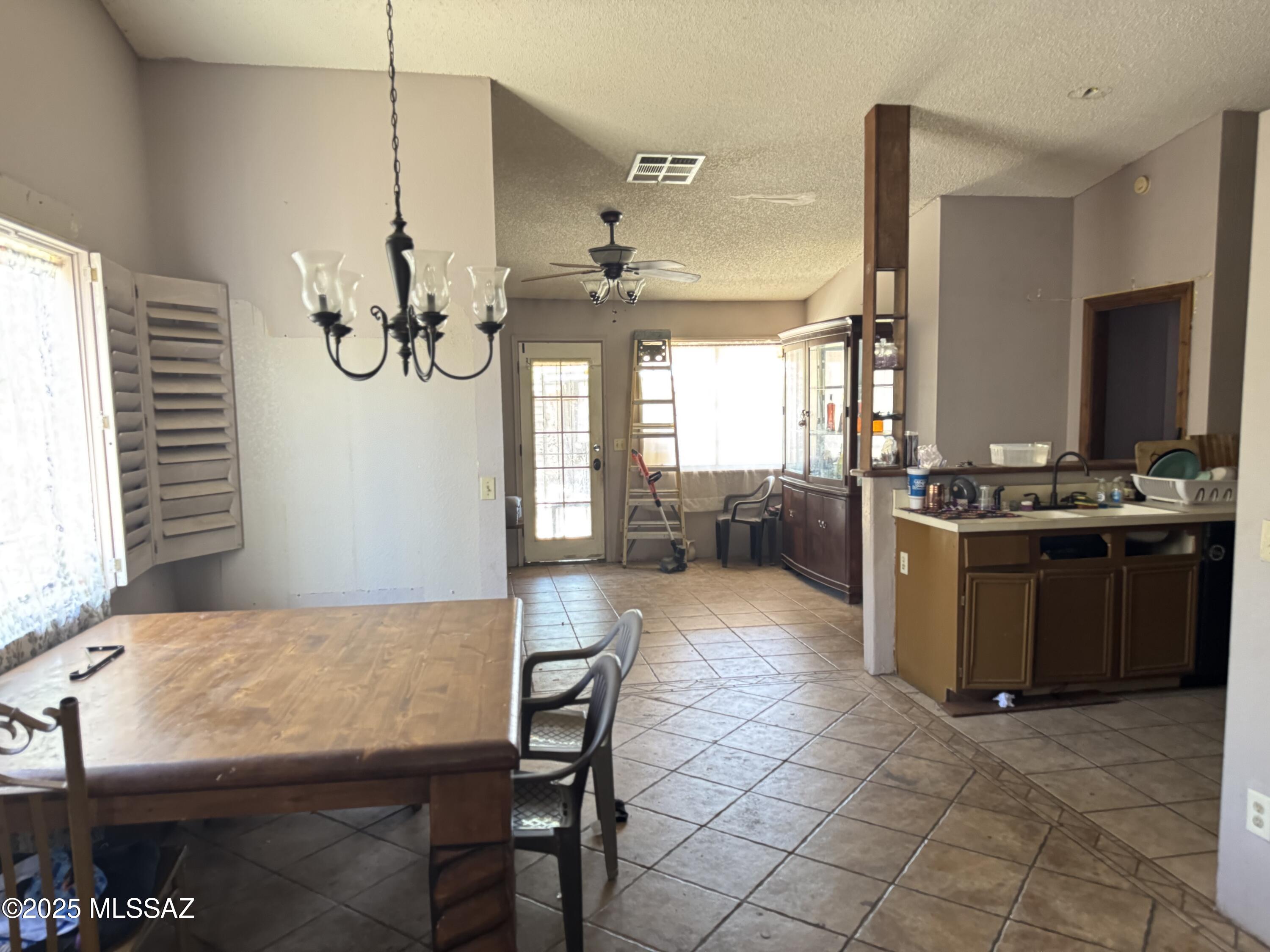 1801 W Great Oak Drive