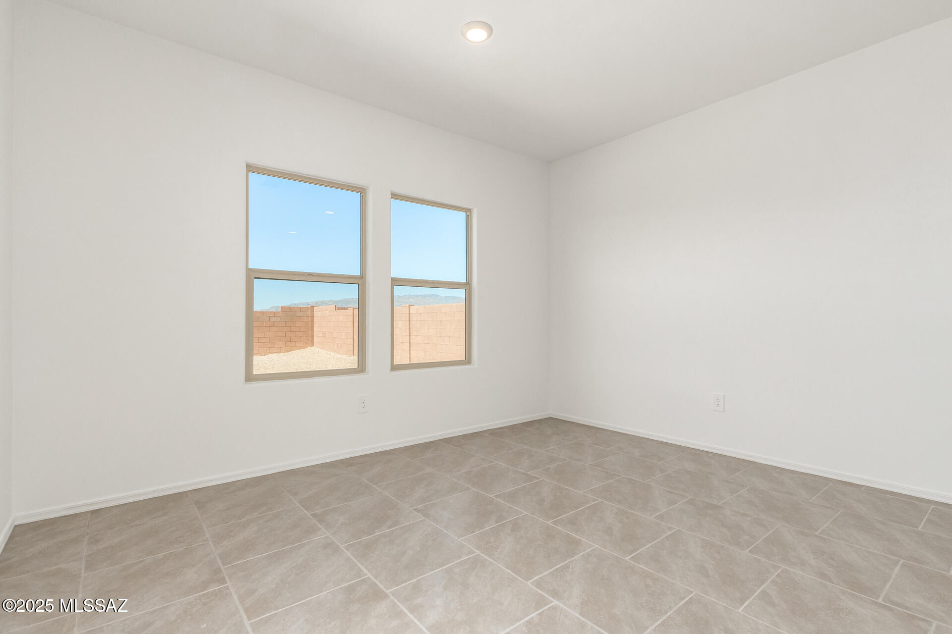 Saguaro Bloom SQ20180540069 - Residential