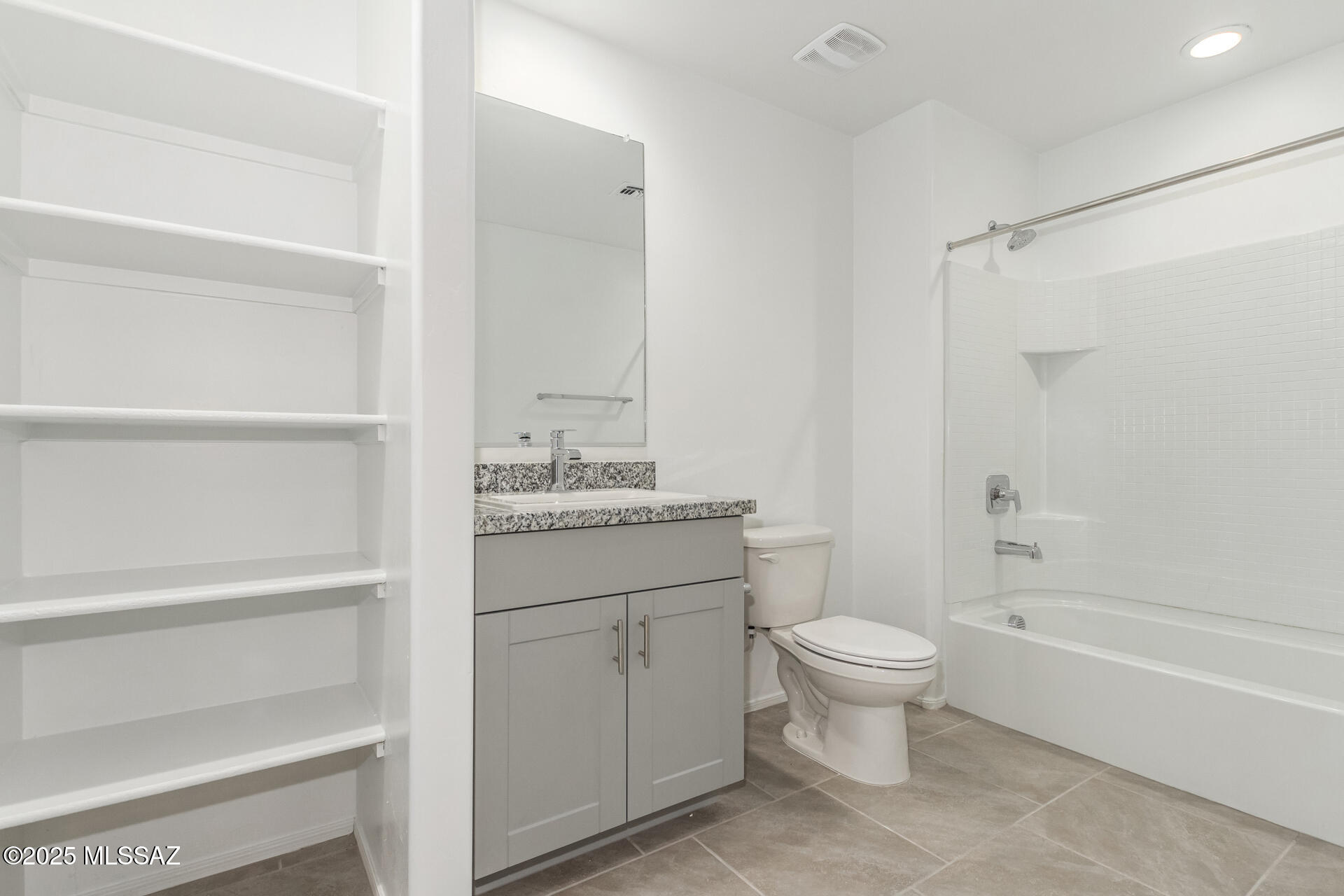 Saguaro Bloom SQ20180540069 - Residential