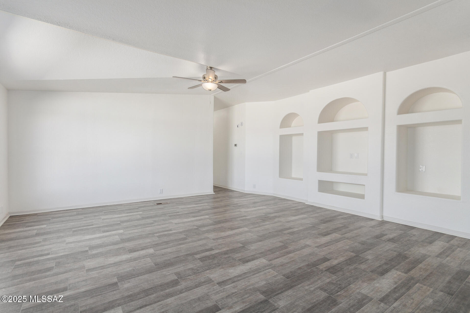 11745 S Cherokee Lane