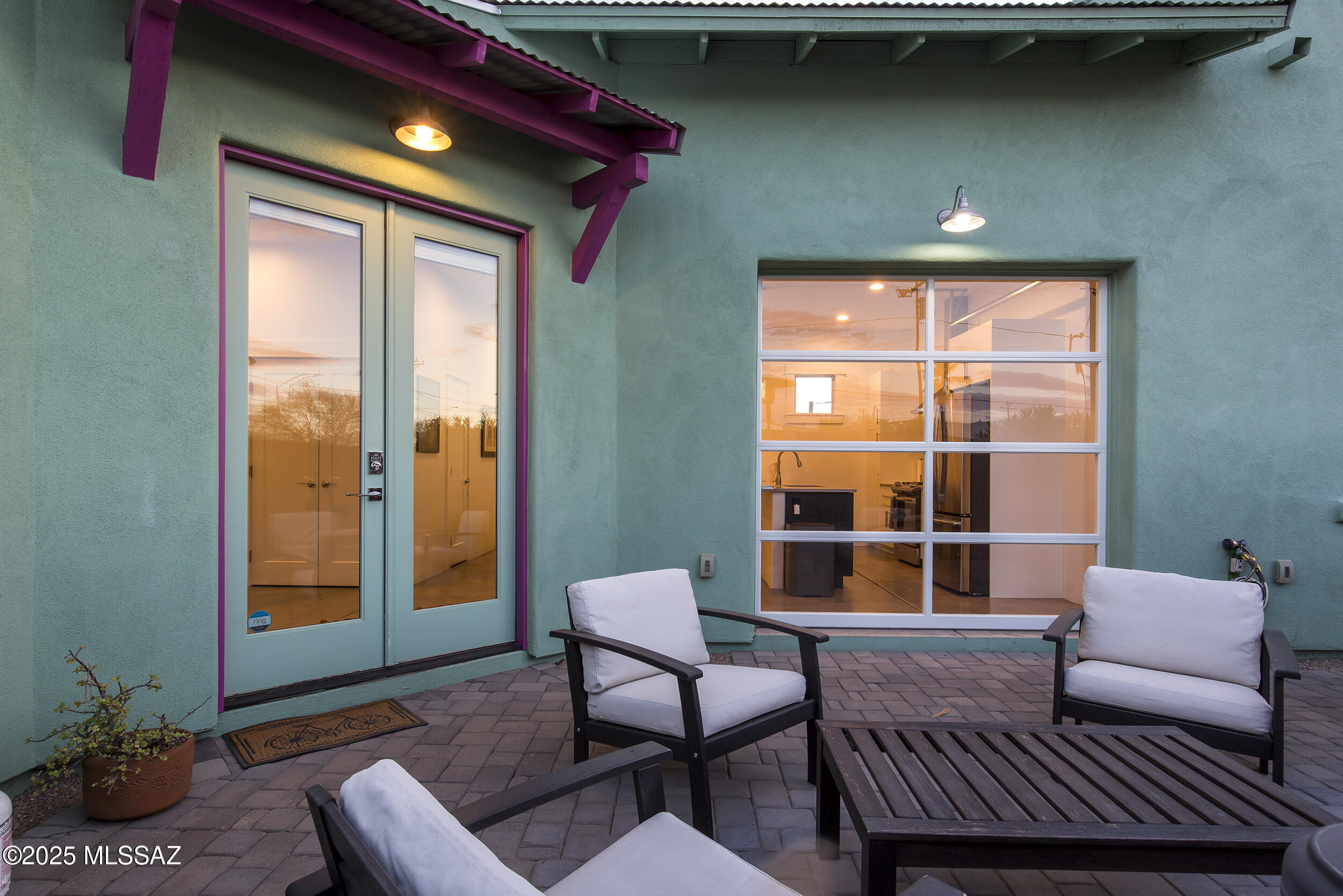 513 W Oury Street