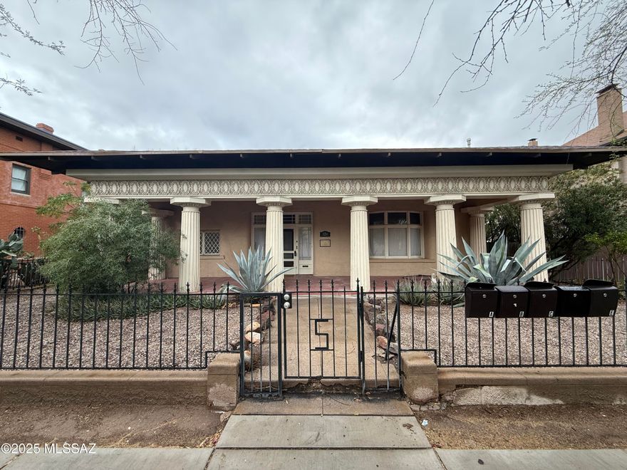 1,080 SQ FT! 1 bedroom, 1 bath home in Tucson's Tucson neighborhood. Desirable single-story floor plan. Charming kitchen with included appliances: AC Unit, AC Unit, Dishwasher, Dryer, Microwave, Oven, Refrigerator, and Washer. Great room living! Neutral flooring throughout. Located in the desirable Tucson community. Great Tucson location with nearby schools, parks, dining, and entertainment.