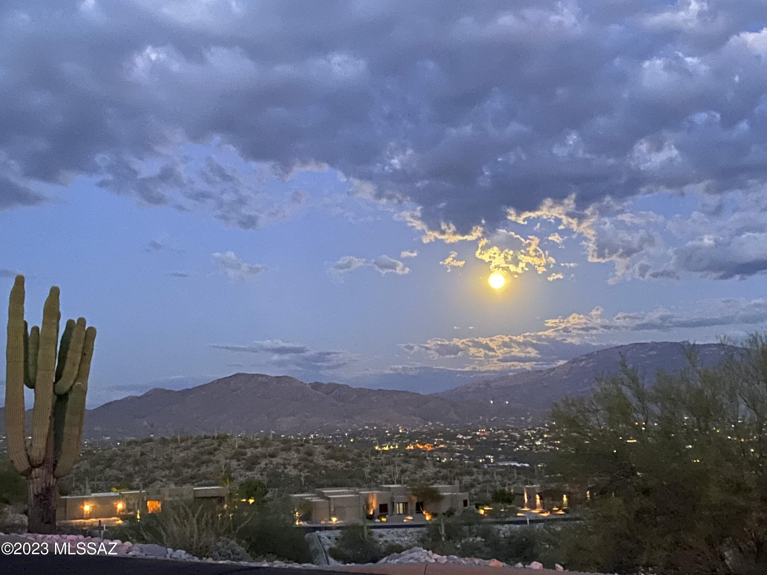 Sabino Mountain (1-290) - Residential