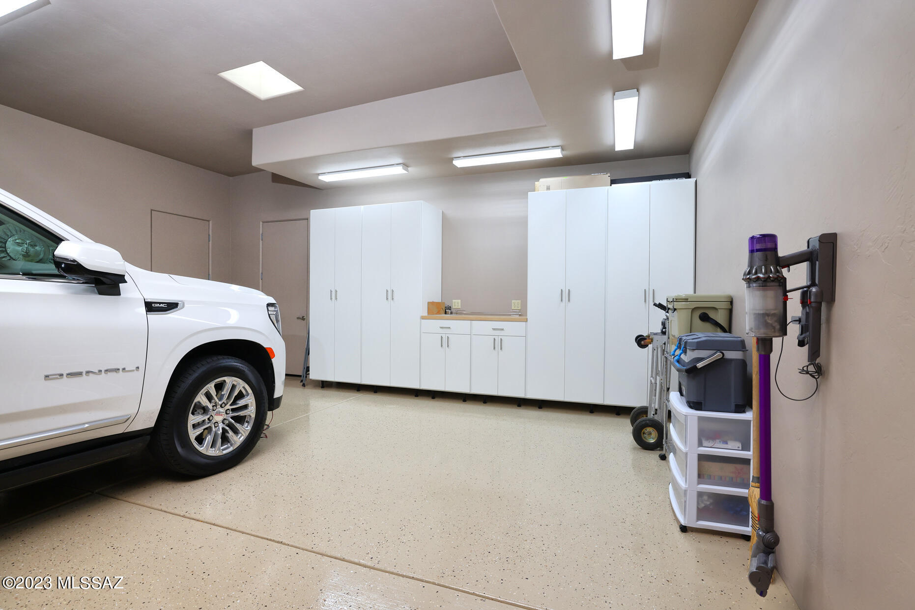 Sabino Mountain (1-290) - Residential