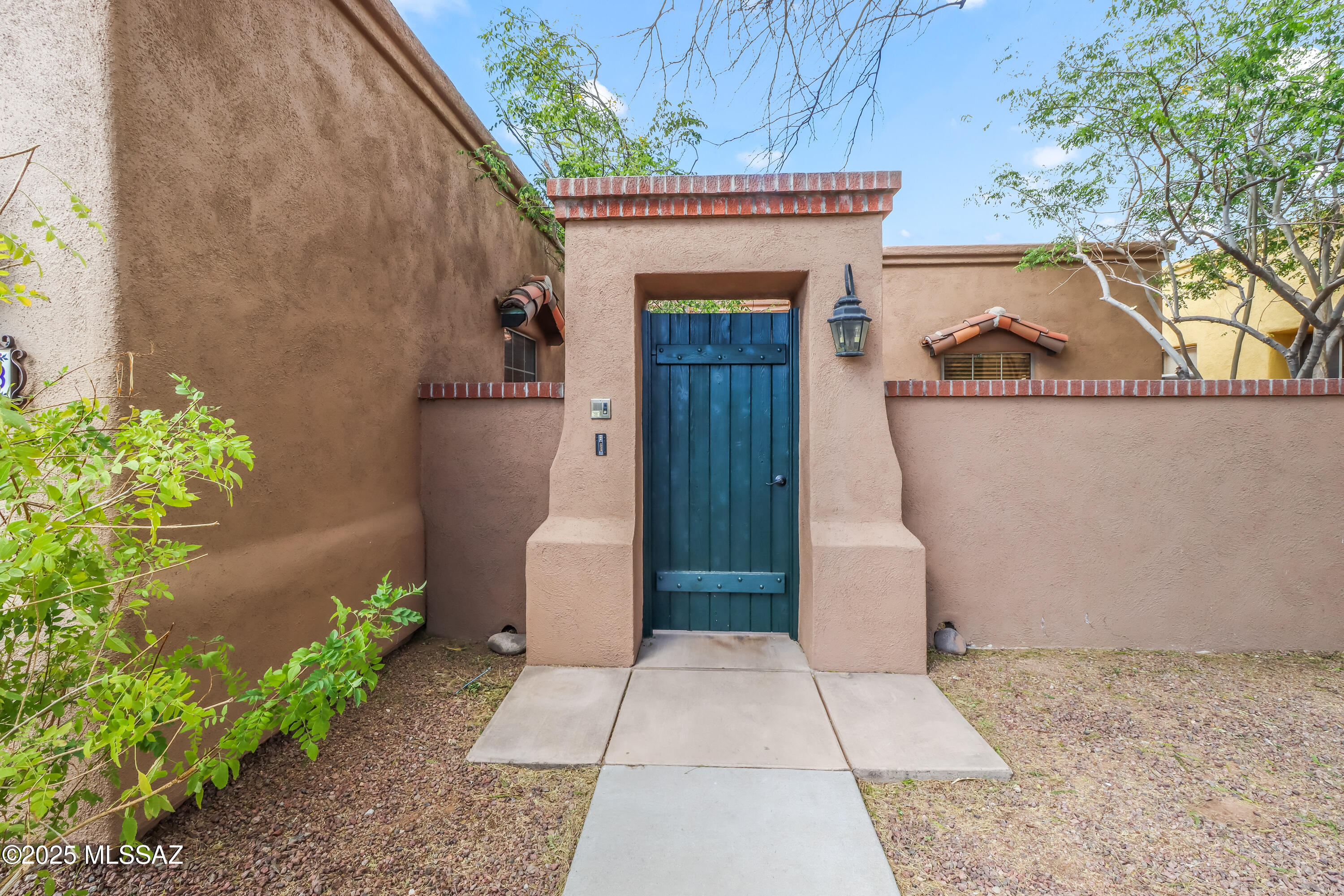 3753 N Placita Vergel