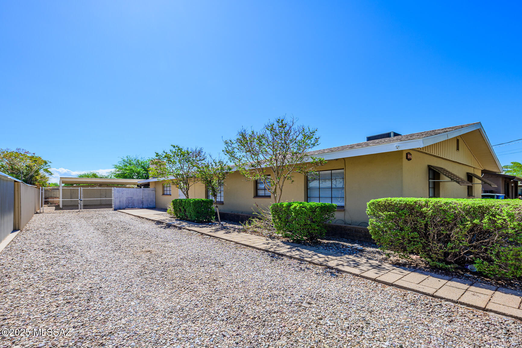 2146 N Edison Terrace