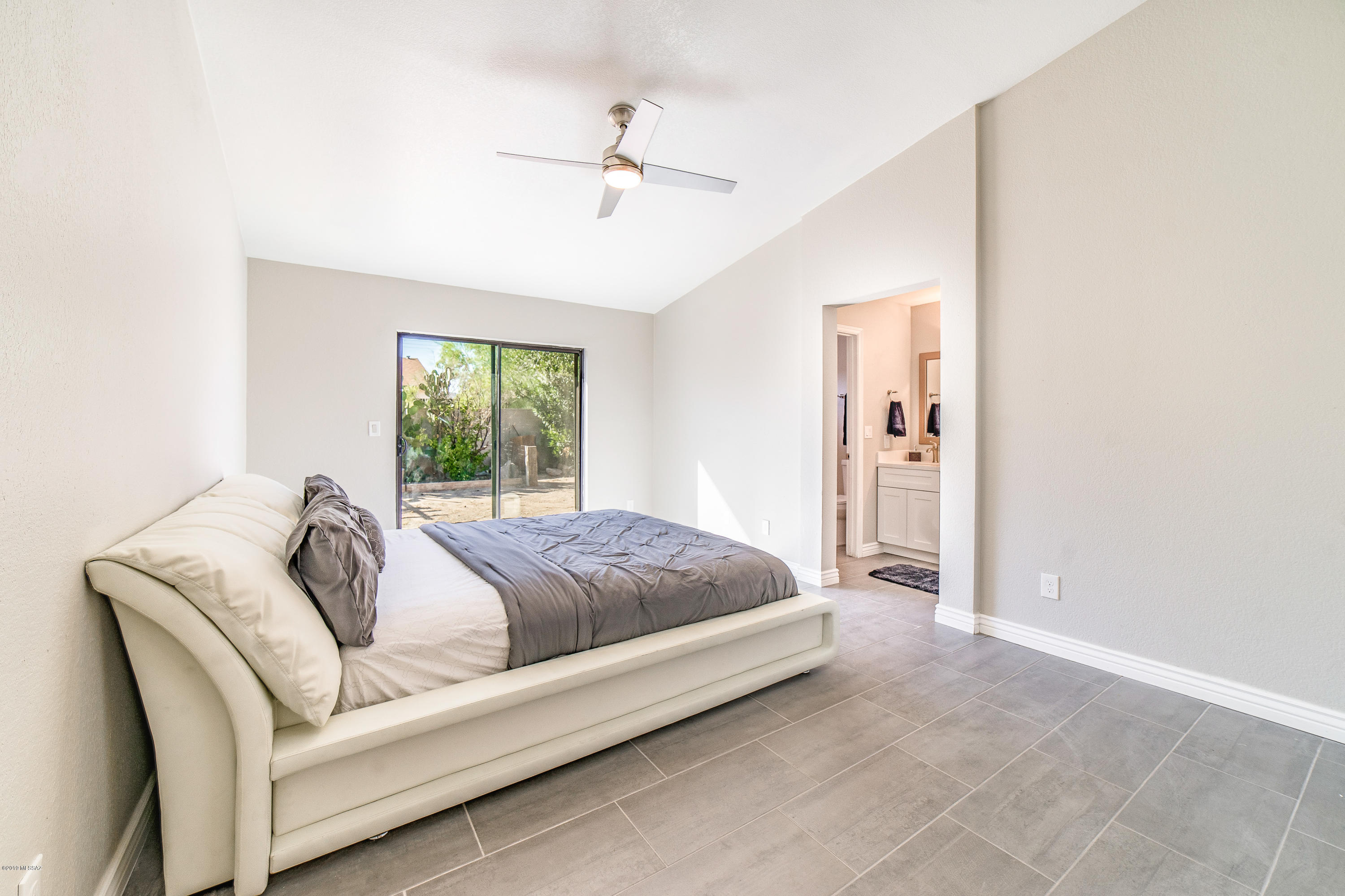 Paseo Vista (1-234) - Residential