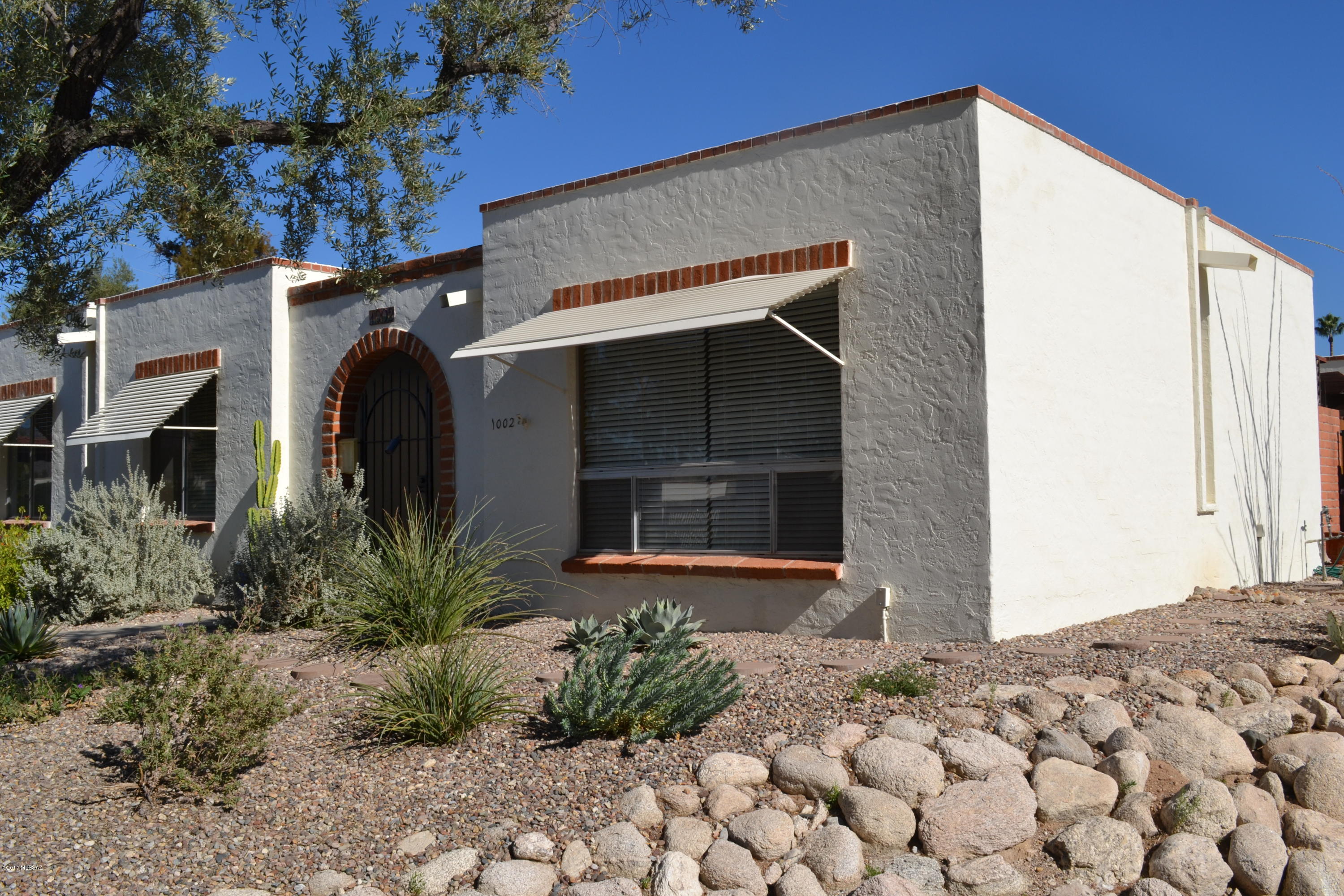 Las Solanas Blk 1 (1-49) - Residential