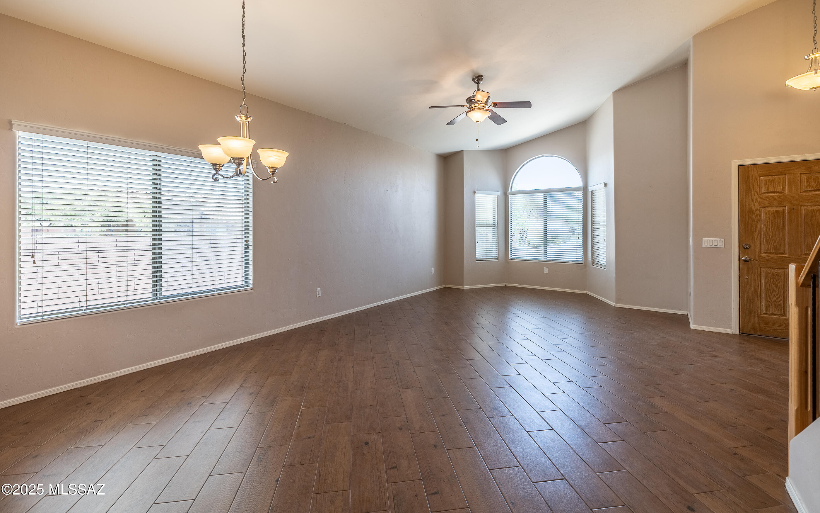 9327 S Wrens Roost Court