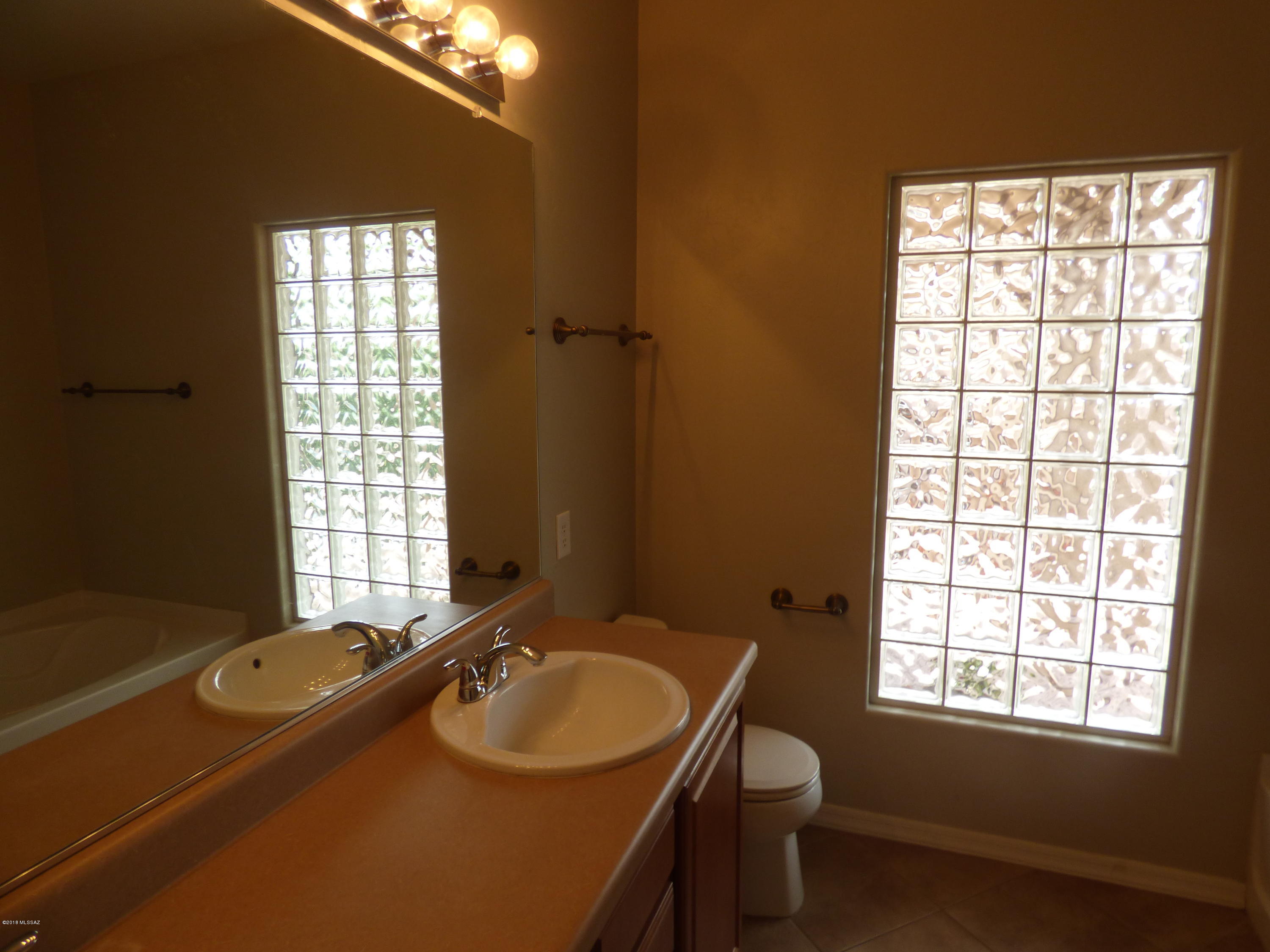 Rancho Del Lago (1-100) - Residential Lease
