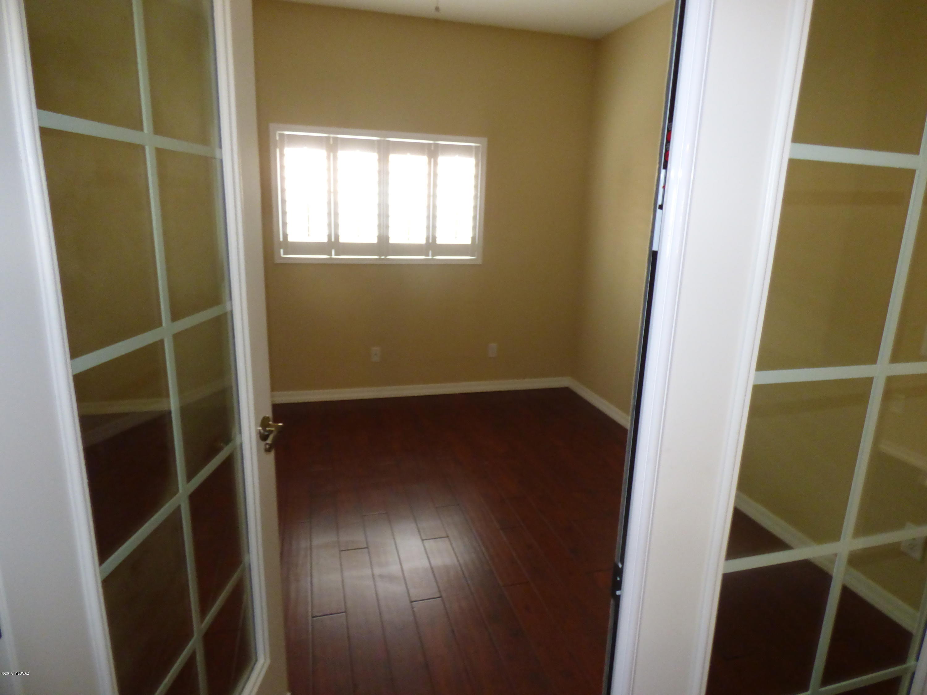 Rancho Del Lago (1-100) - Residential Lease