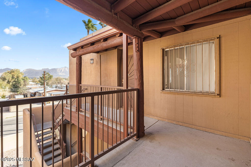 1810 E Blacklidge Drive APT 223