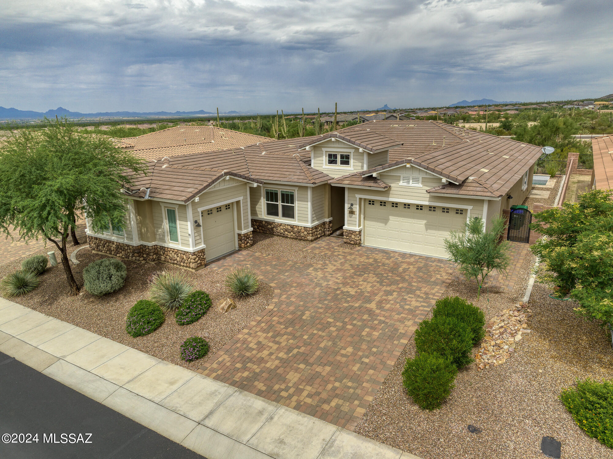 Golden Barrel Place At Dove Mountain SQ20141710079 - Residential