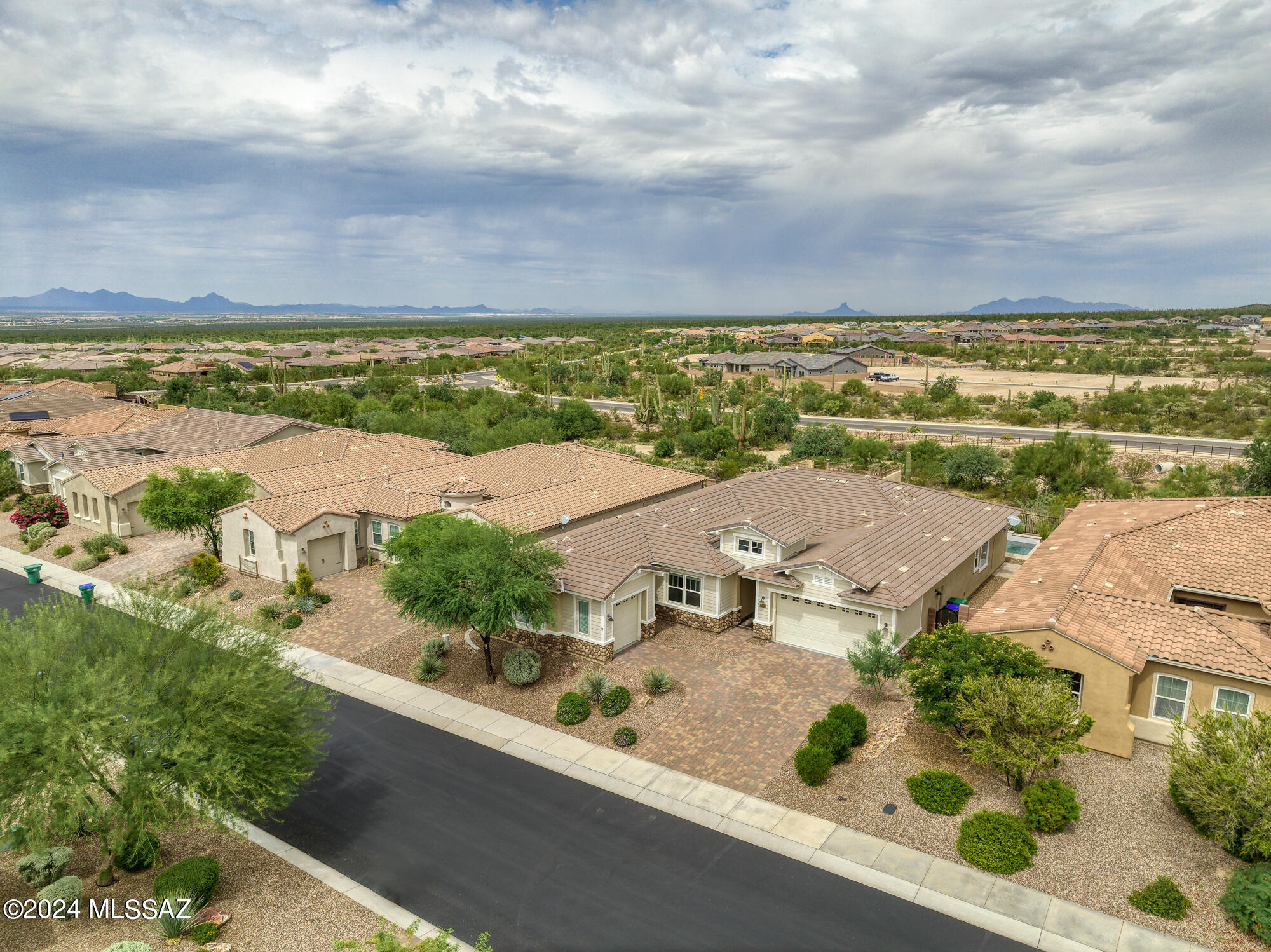 Golden Barrel Place At Dove Mountain SQ20141710079 - Residential