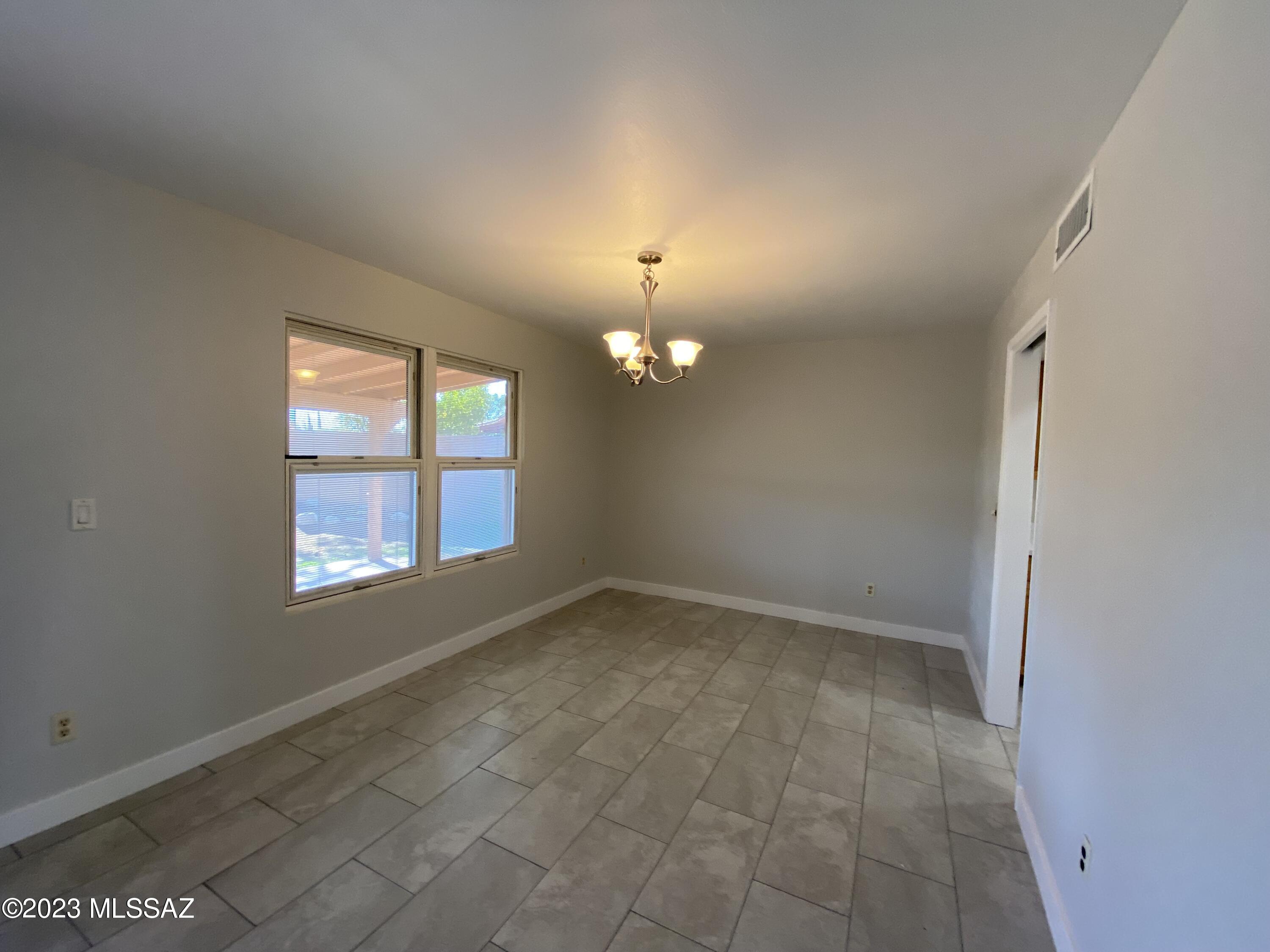 Sutton Place (1-120) - Residential Lease