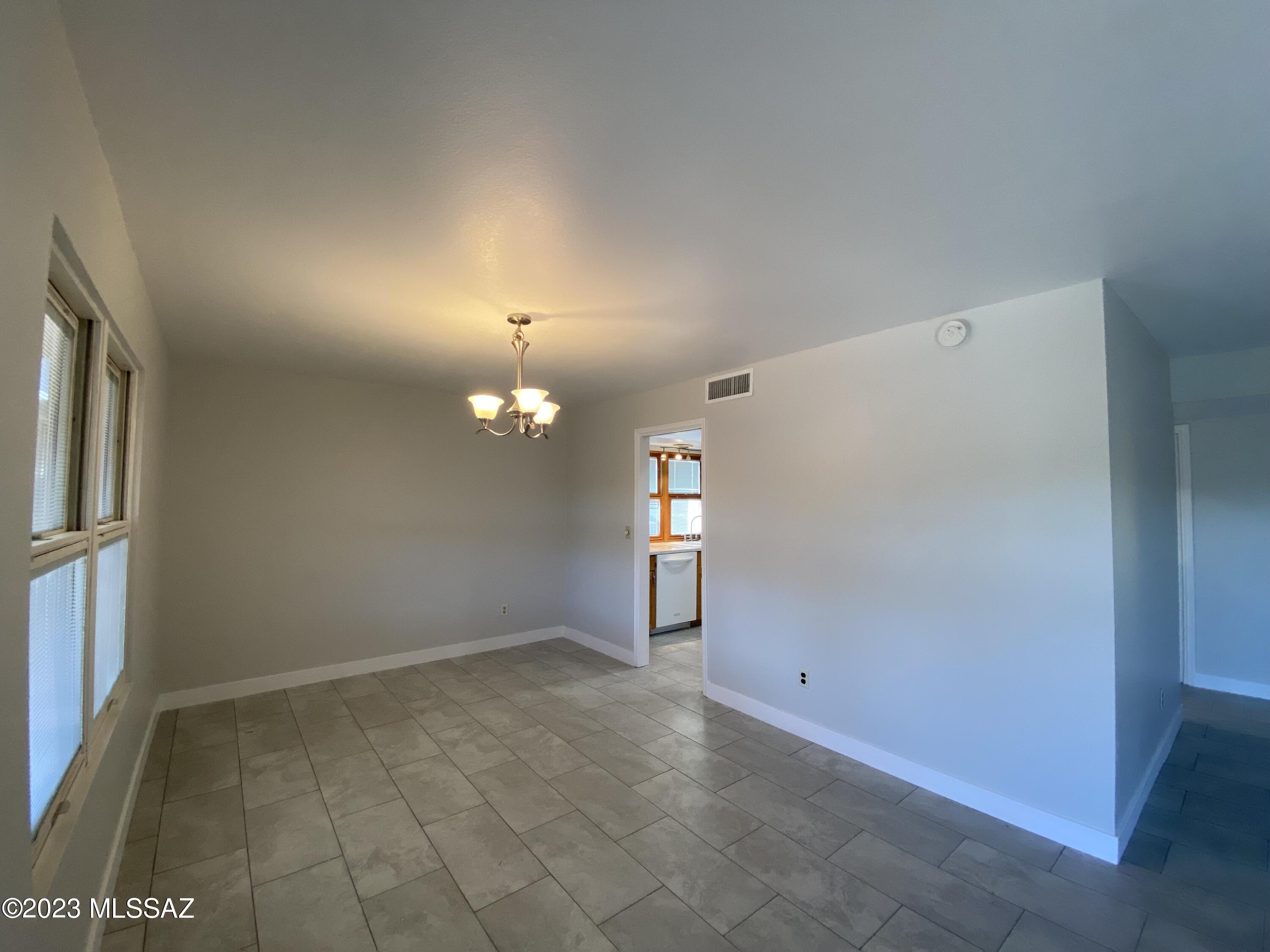 Sutton Place (1-120) - Residential Lease