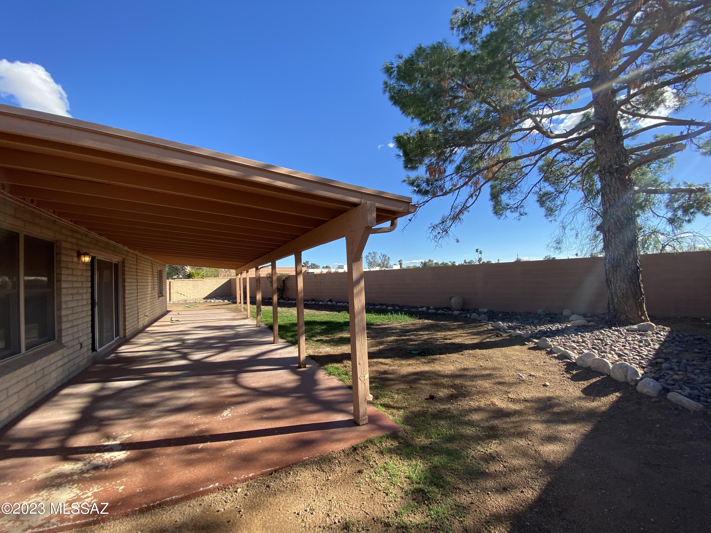 Sutton Place (1-120) - Residential Lease