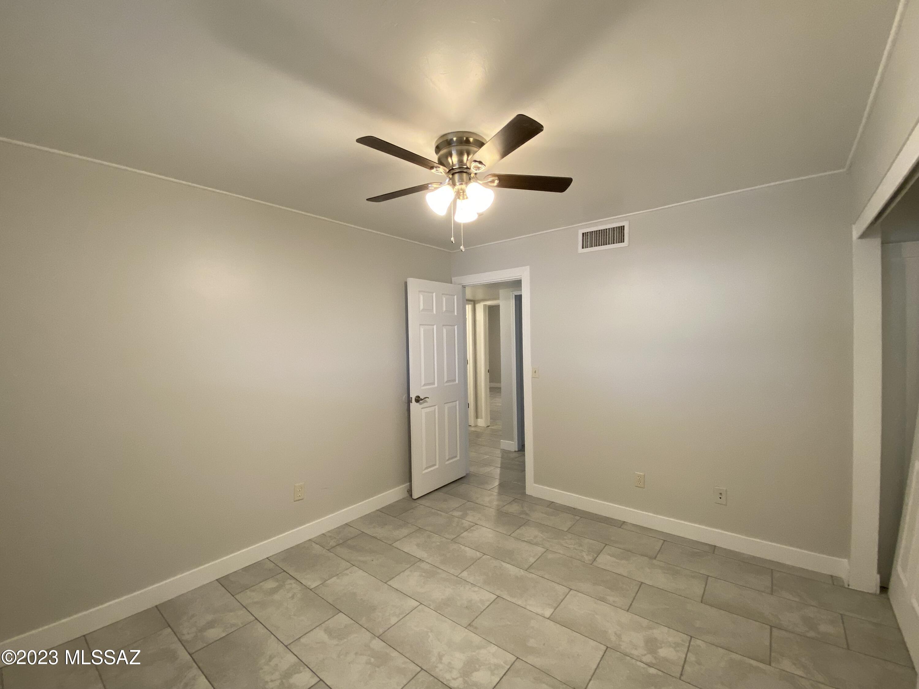 Sutton Place (1-120) - Residential Lease