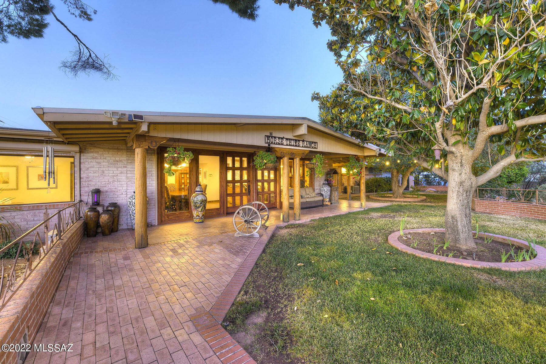 3033 N Pantano Road