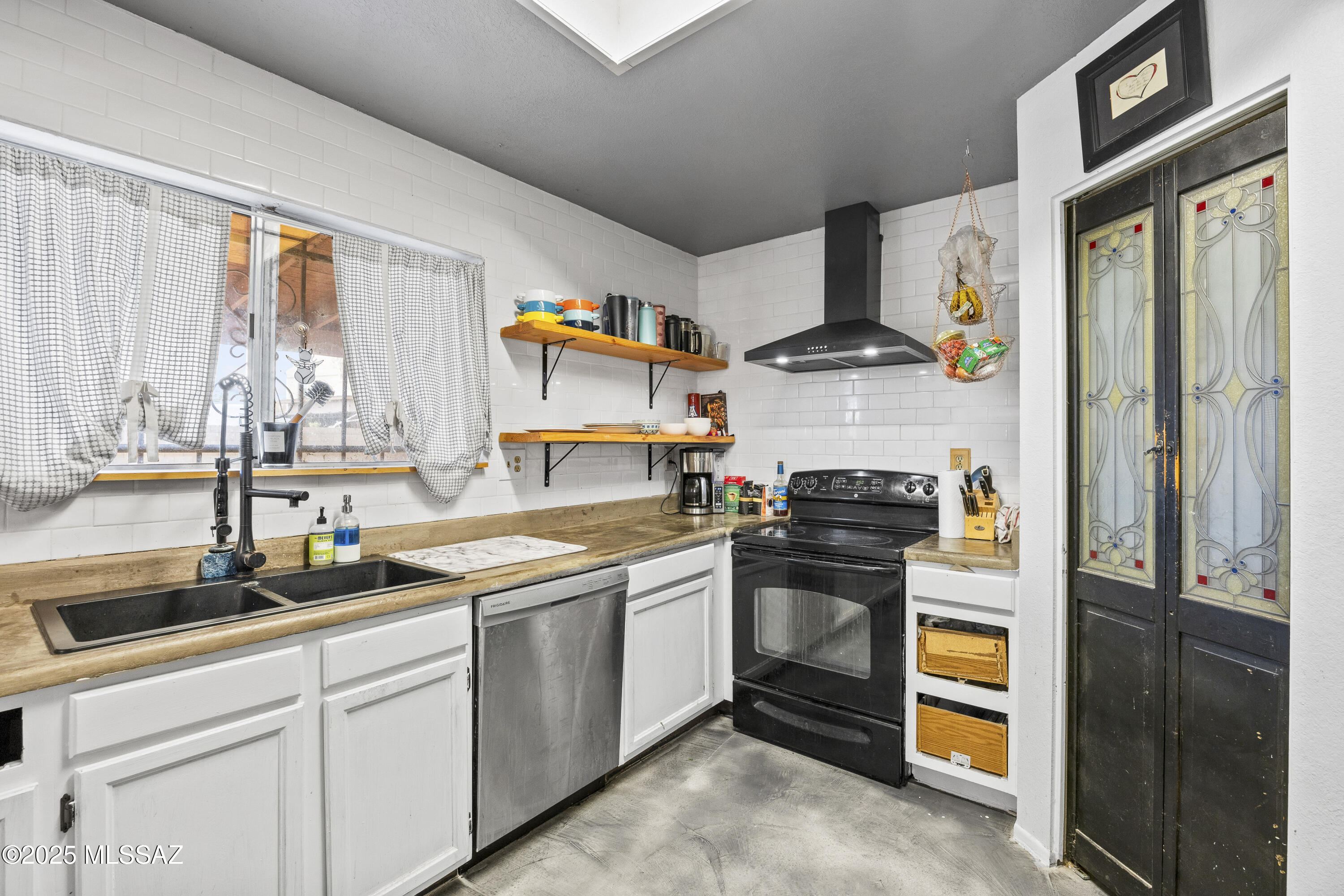 2801 W Avenida Azahar