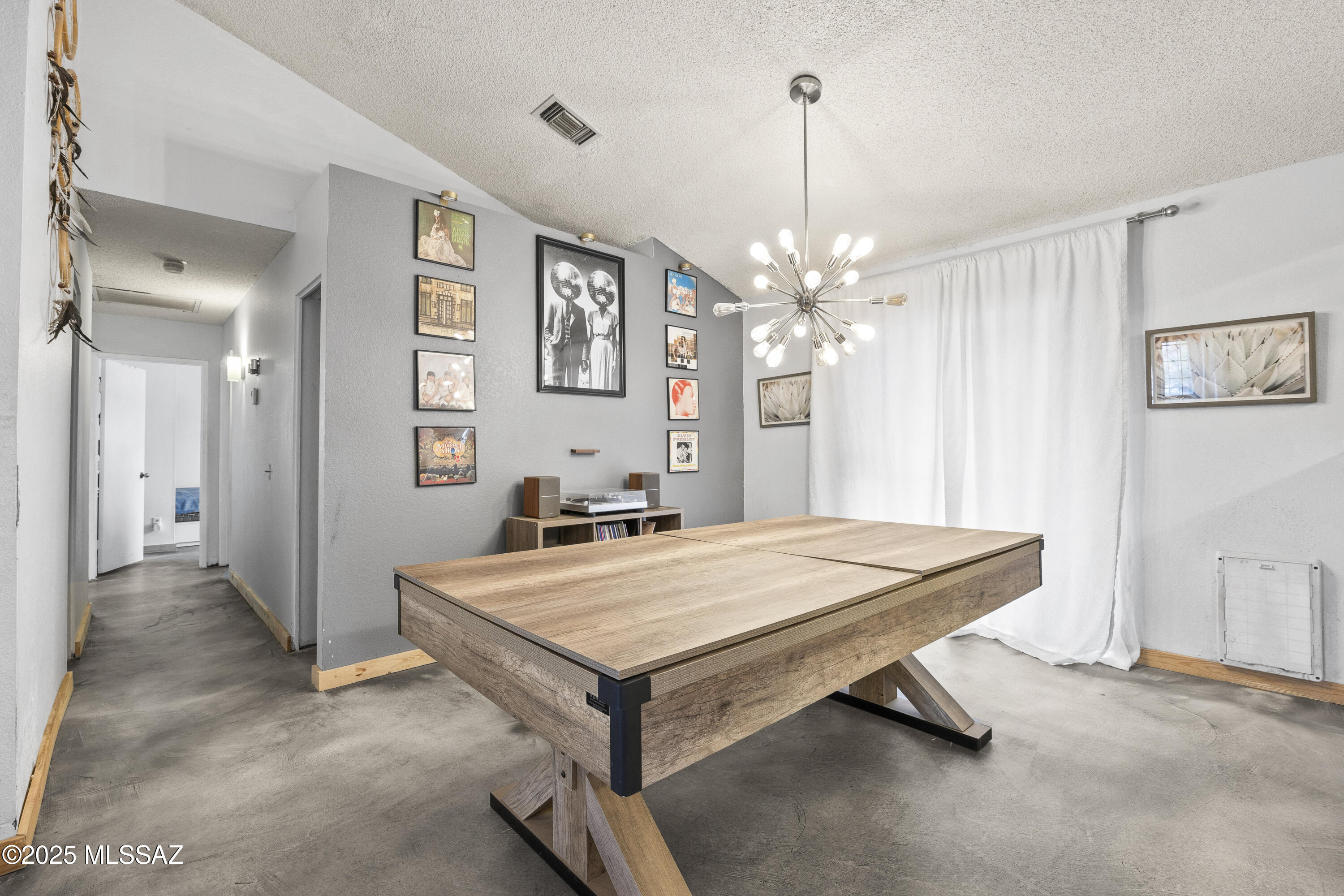 2801 W Avenida Azahar