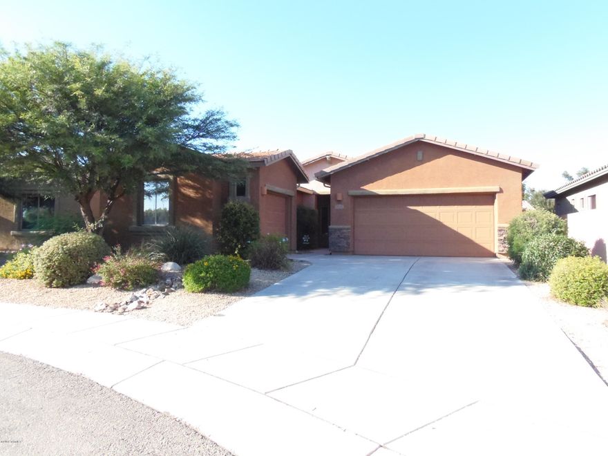 Three bedroom, two full bath ranch w/three car garage in desirable Madera Highlands. Formal entry opens to great room. Kitchen & dining area combo w/closet pantry, granite counters and stainless steel appliances. Slider to covered patio and well landscaped backyard. Master suite w/ private bath and walk in closet. Exterior trim has new paint. Interior paint has been touched up and the entire home (carpets, cabinets and tile included) has been professionally cleaned. Enjoy community pool and park. Minutes to shopping, schools & I-19.