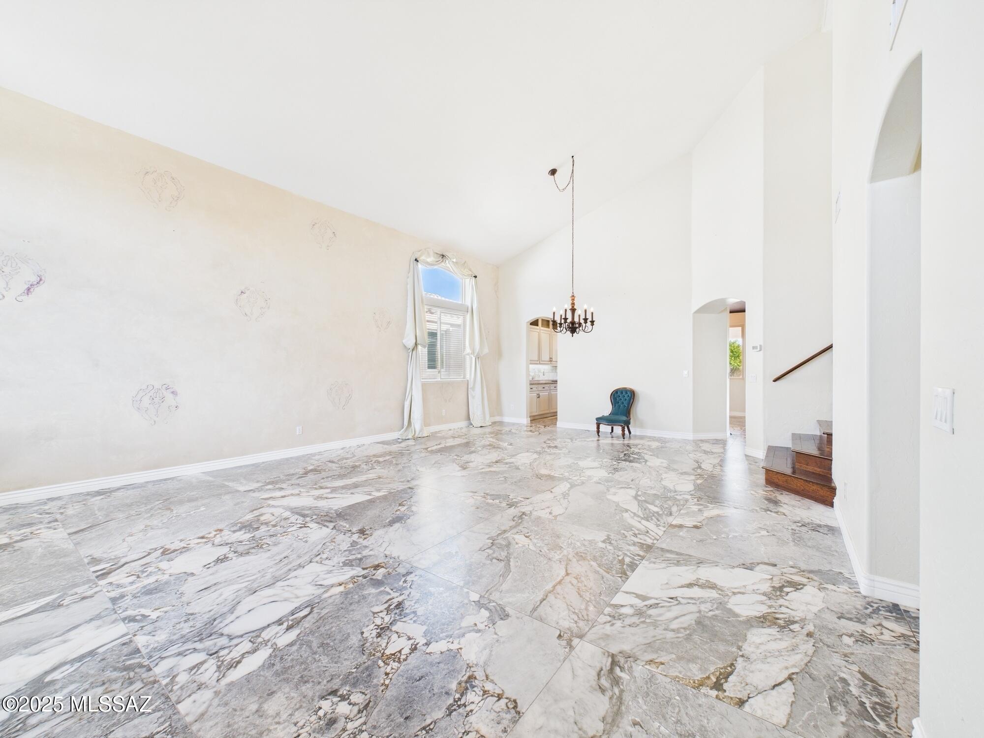 13258 N Pioneer Way
