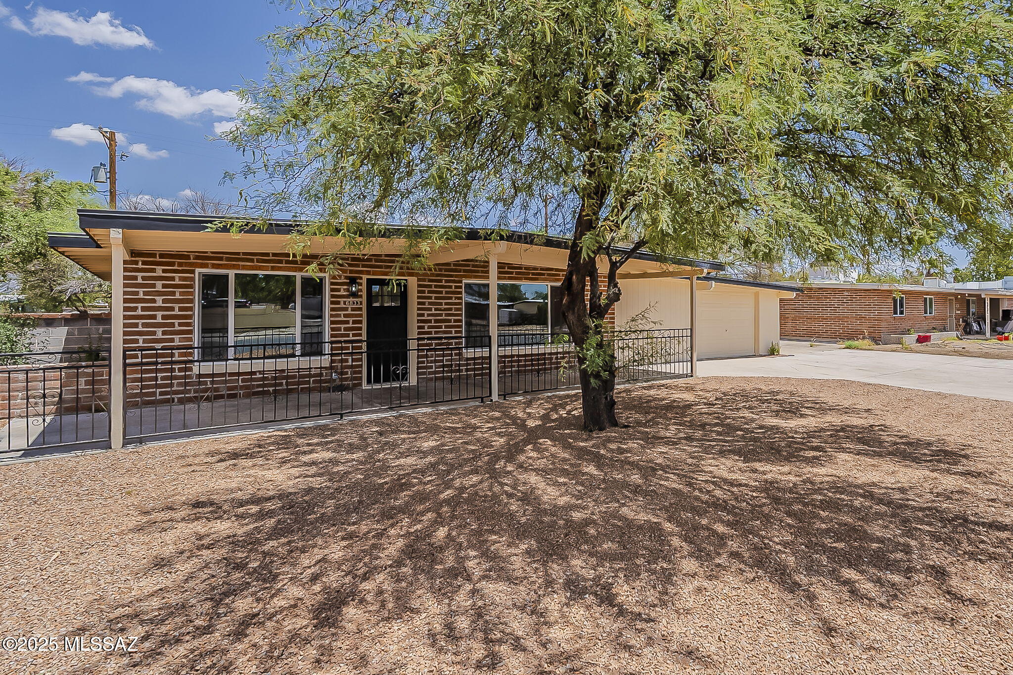 6833 E Calle Marte