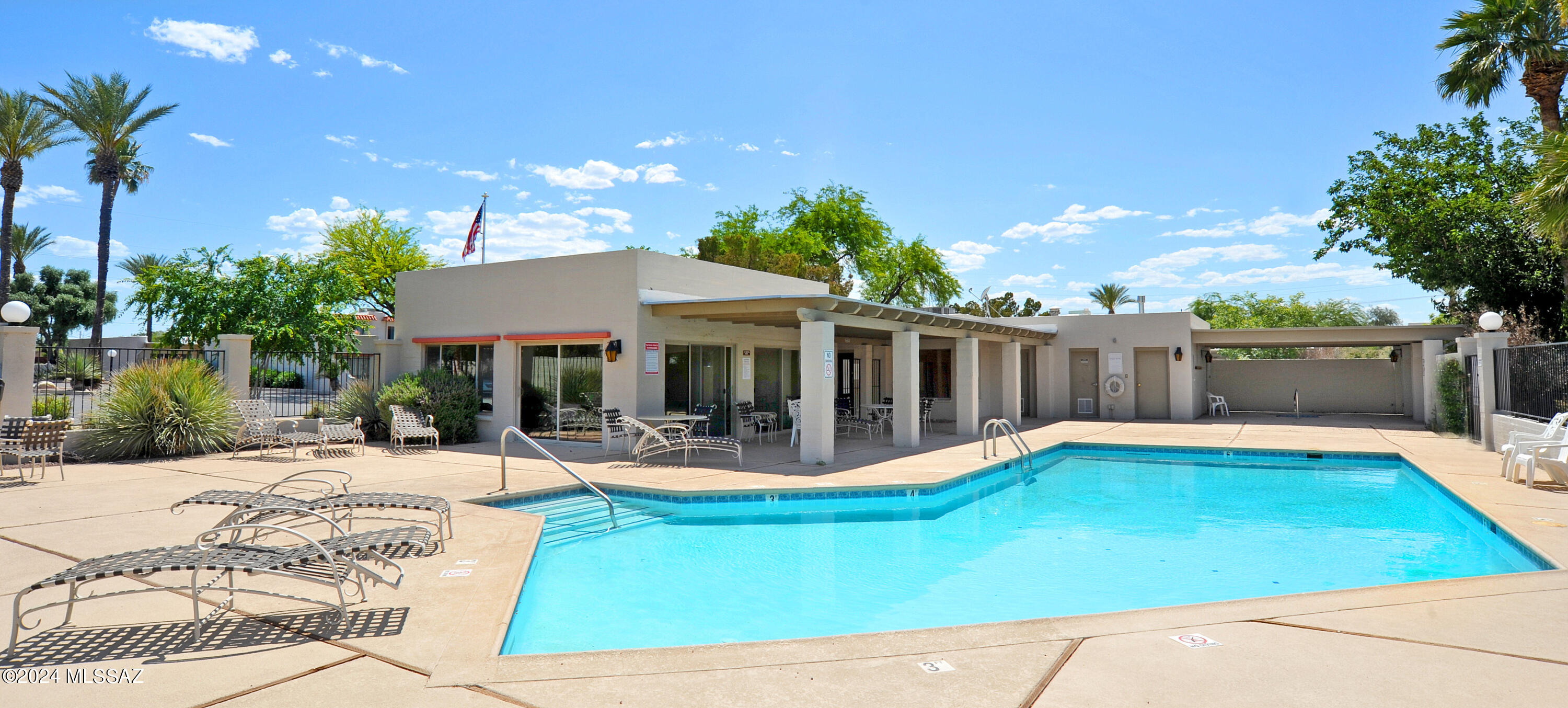 Tucson Prince Townhouses - Residential