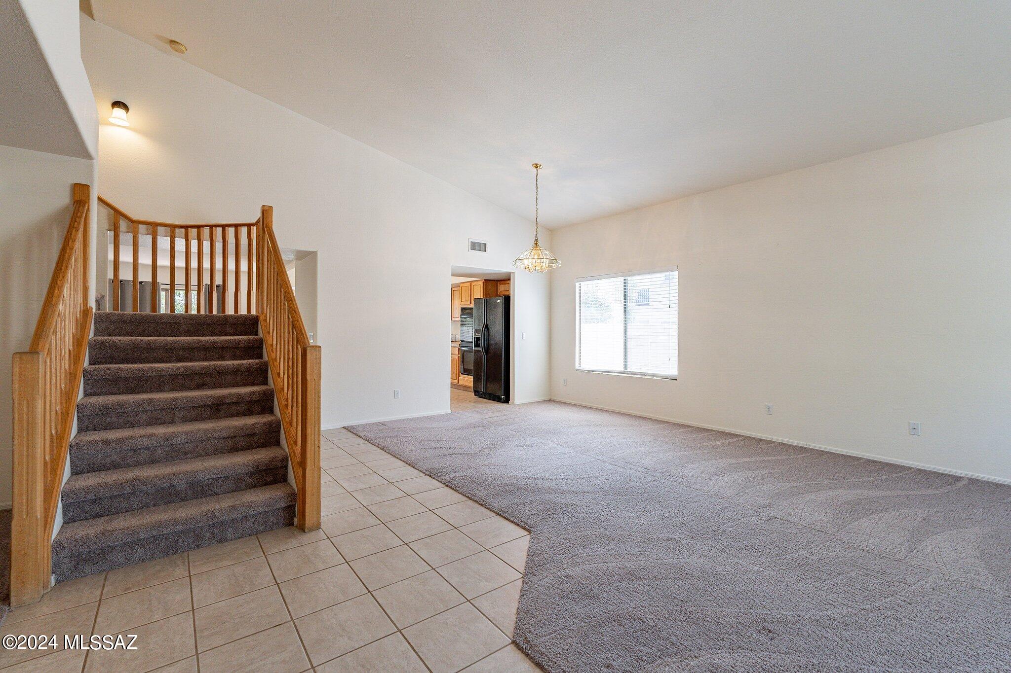 80 W Saddle Horse Lane